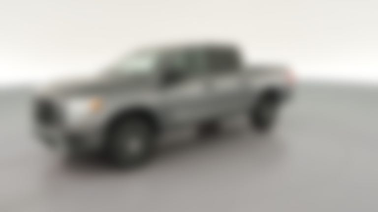 2023 Nissan Titan Crew Cab vehicle photo