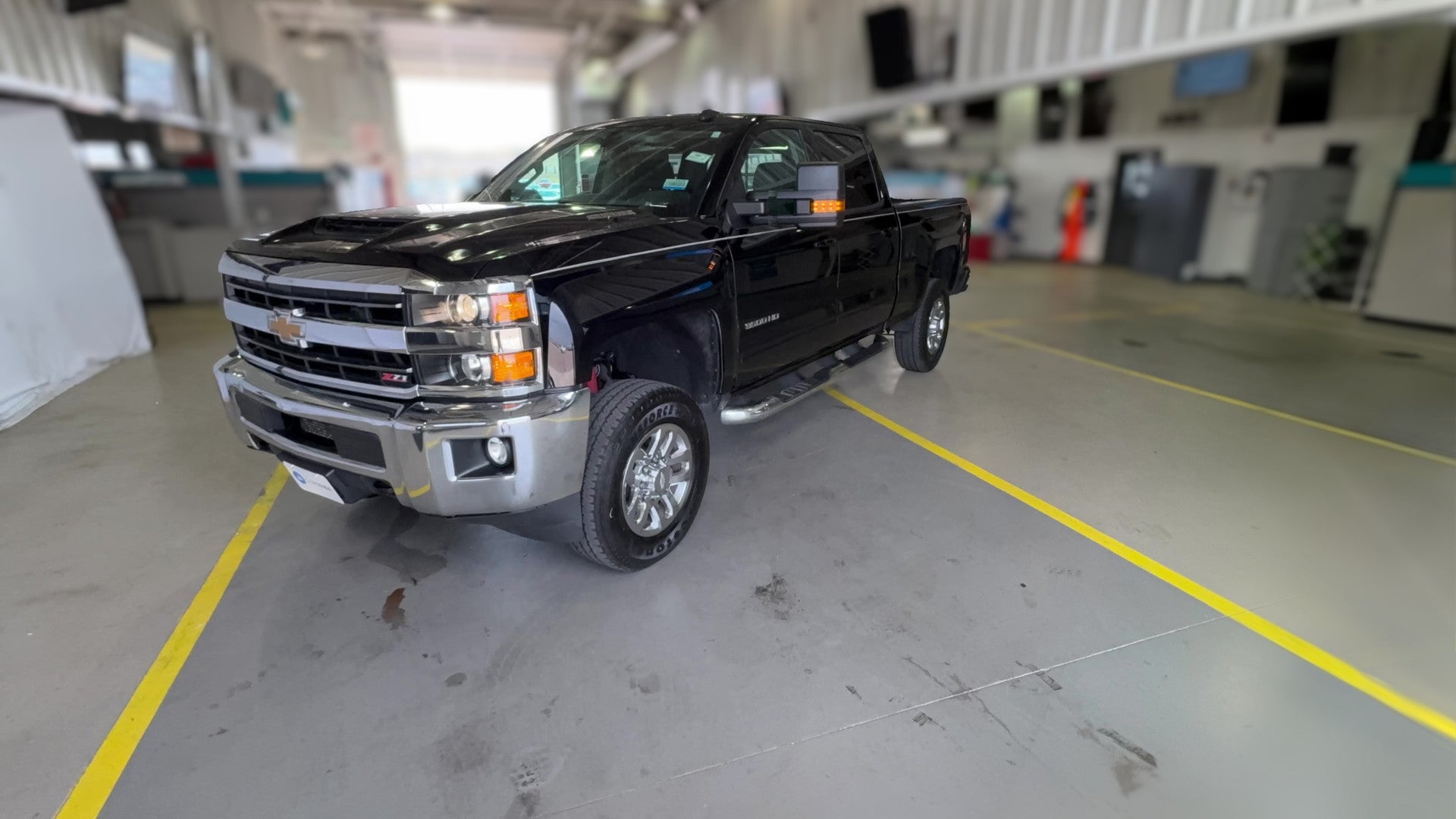2019 Chevrolet Silverado 3500 HD Crew Cab vehicle photo