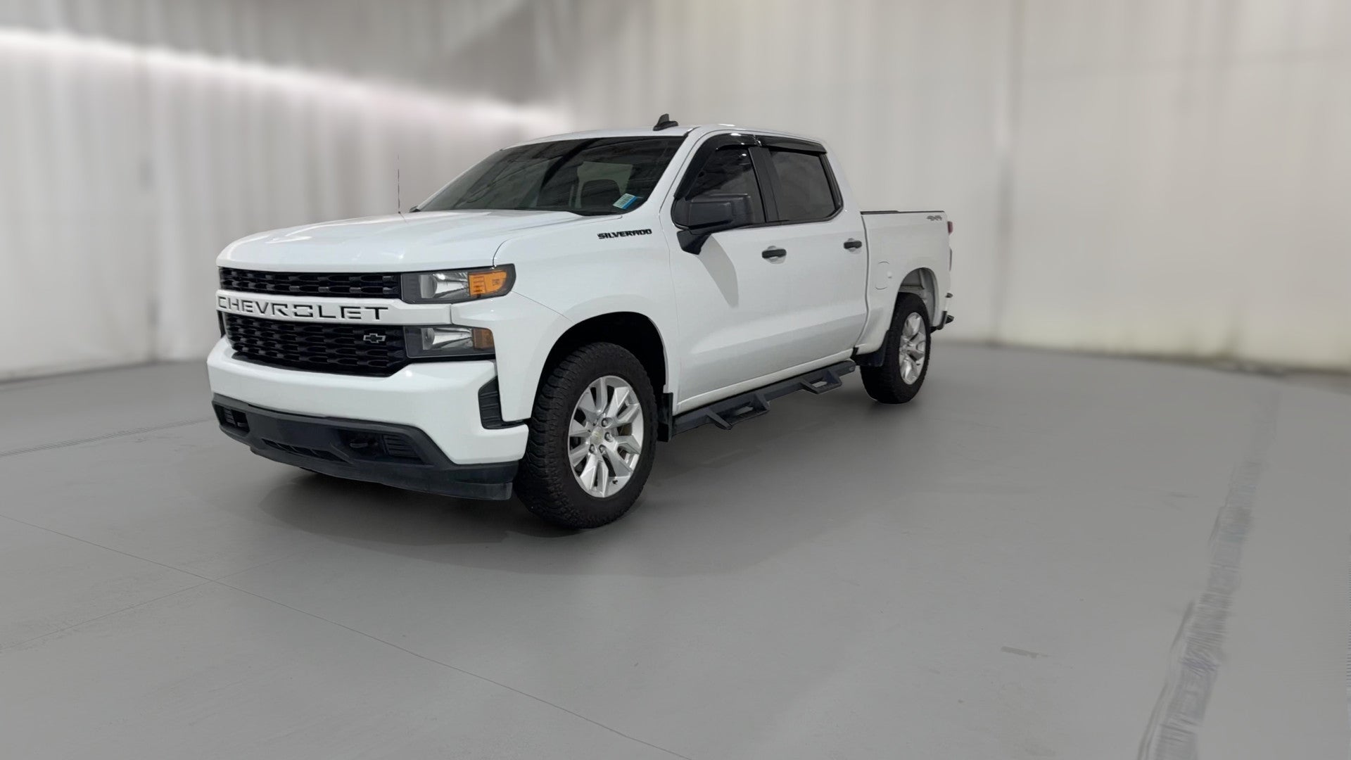 2022 Chevrolet Silverado 1500 Limited Crew Cab vehicle photo