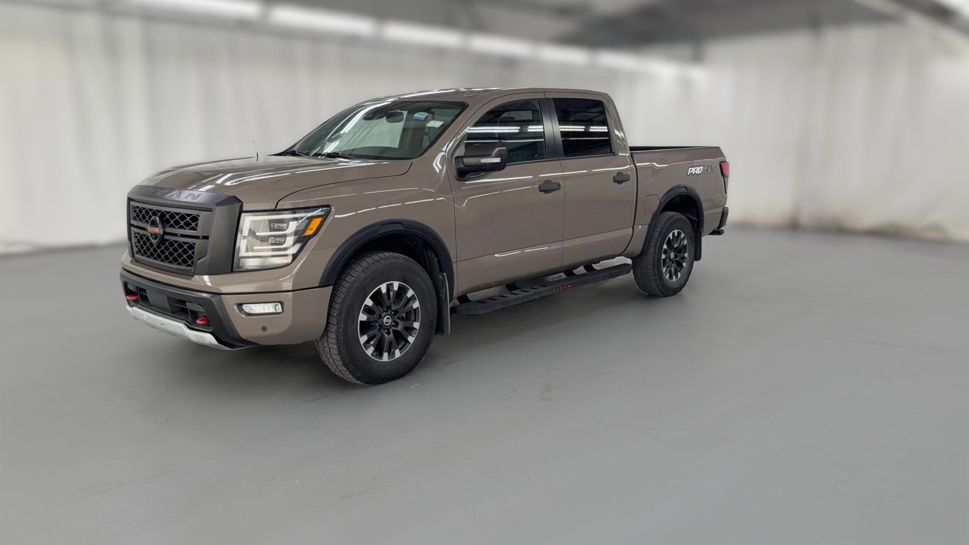 2021 Nissan Titan Crew Cab vehicle photo