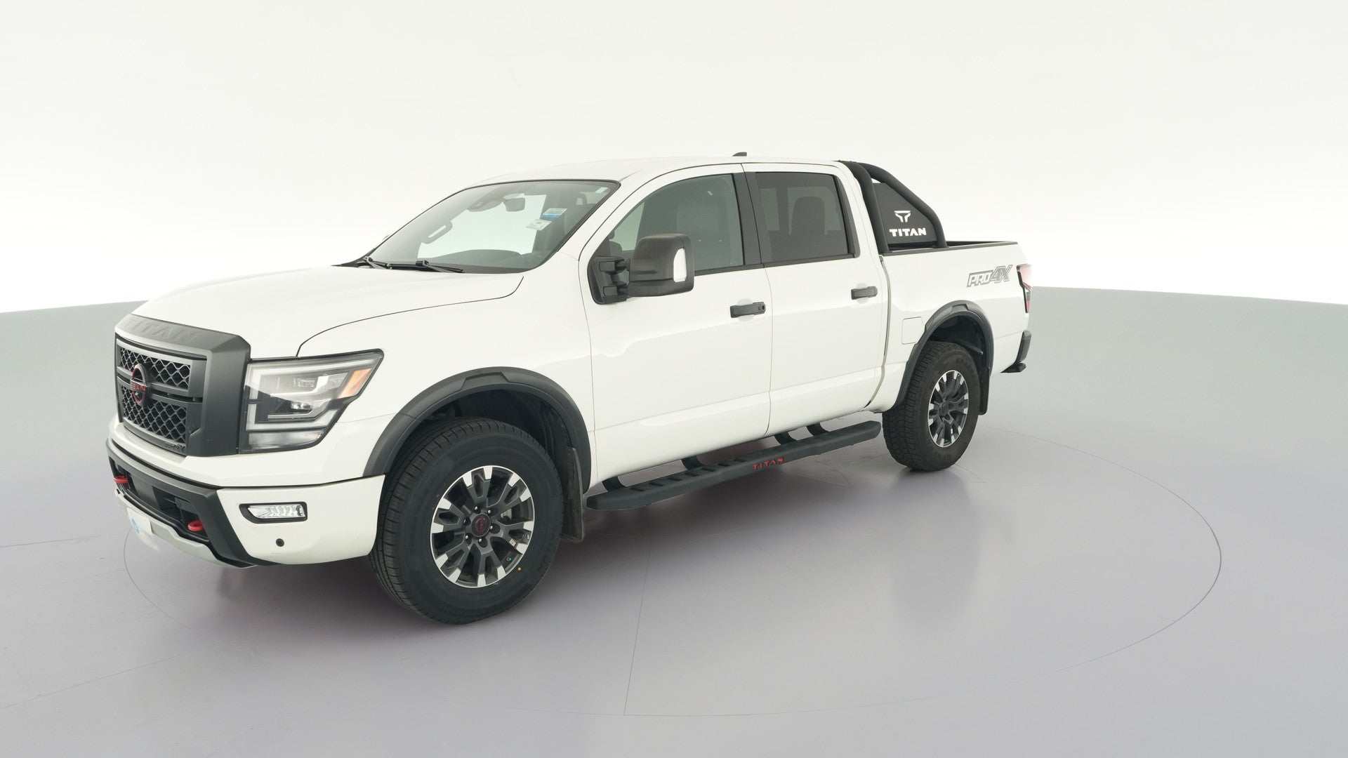 2023 Nissan Titan Crew Cab vehicle photo