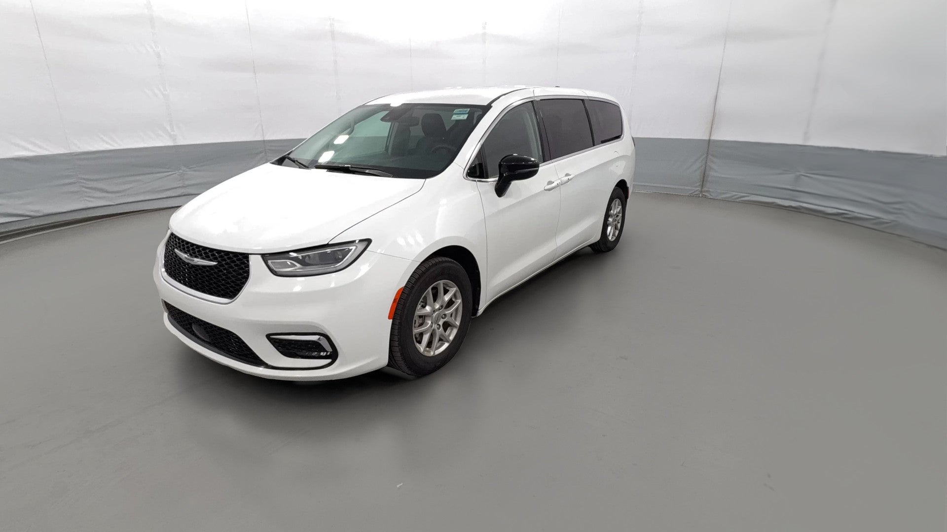 2024 Chrysler Pacifica vehicle photo
