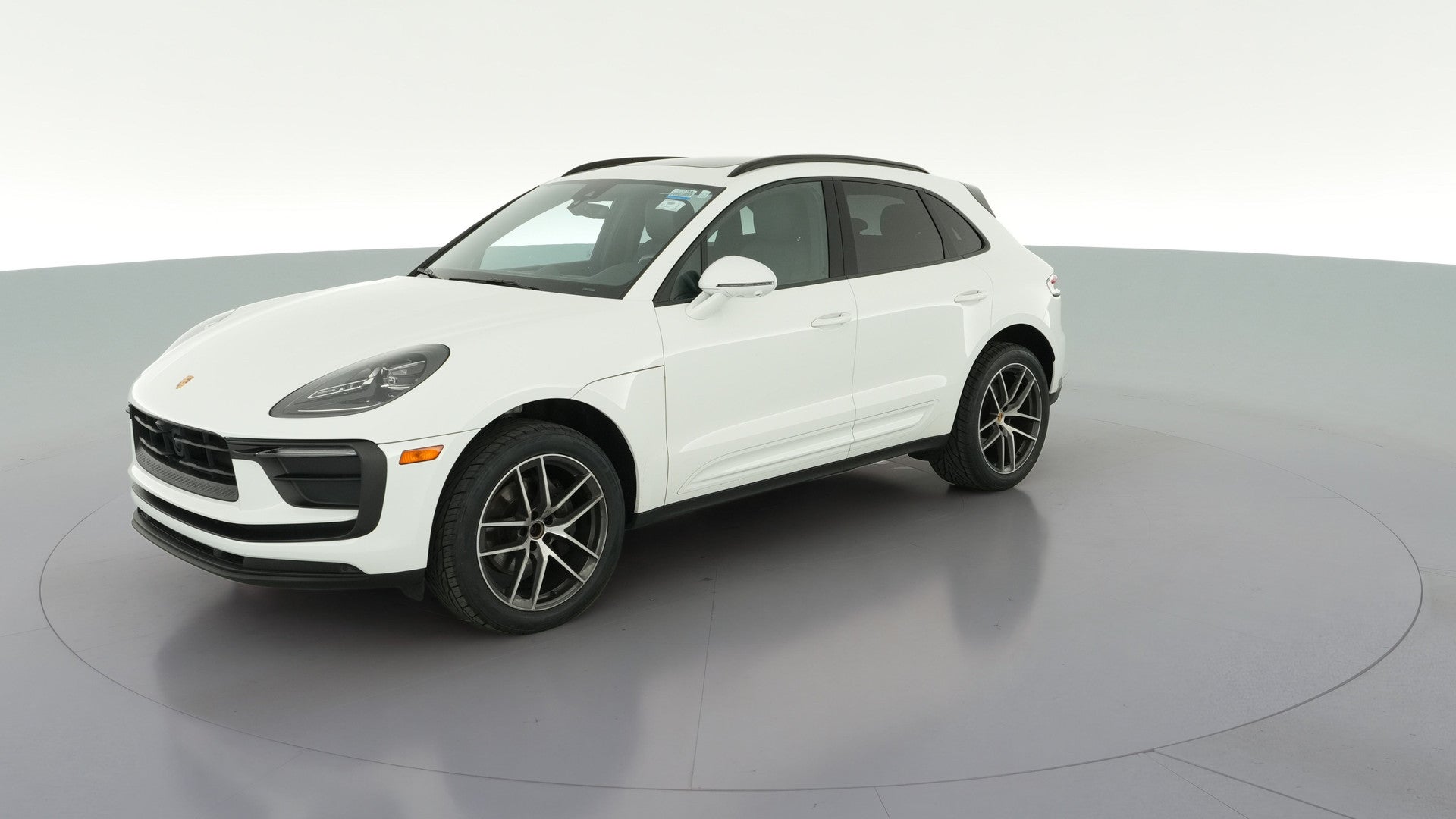 2024 Porsche Macan vehicle photo