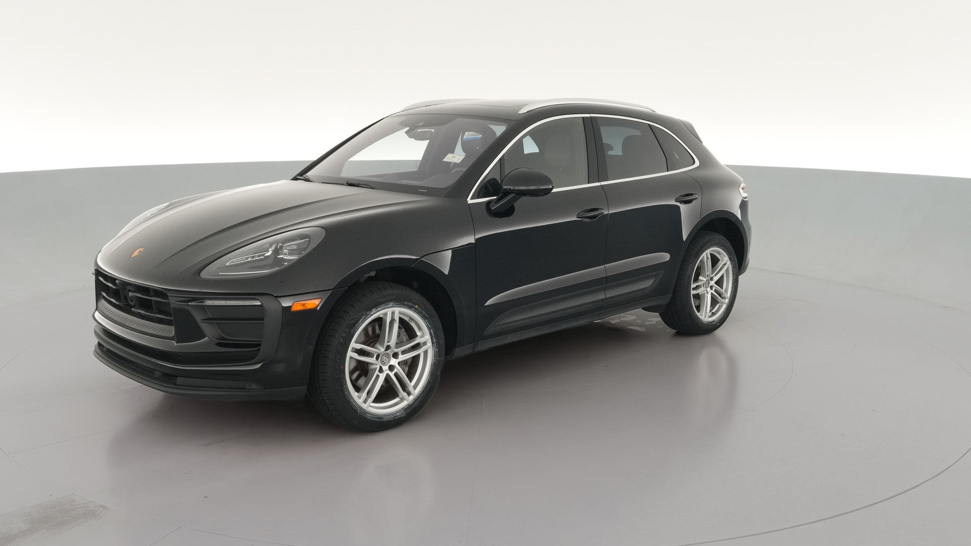 2024 Porsche Macan vehicle photo