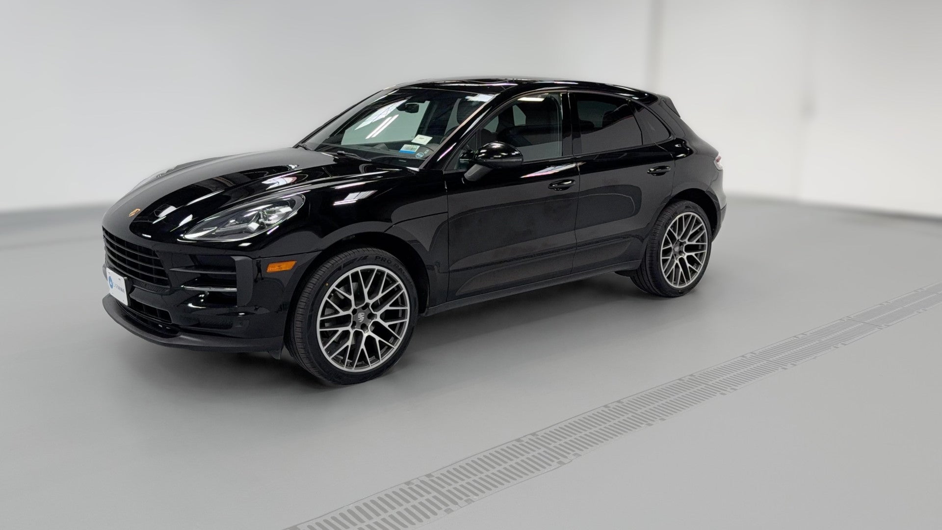 2020 Porsche Macan vehicle photo