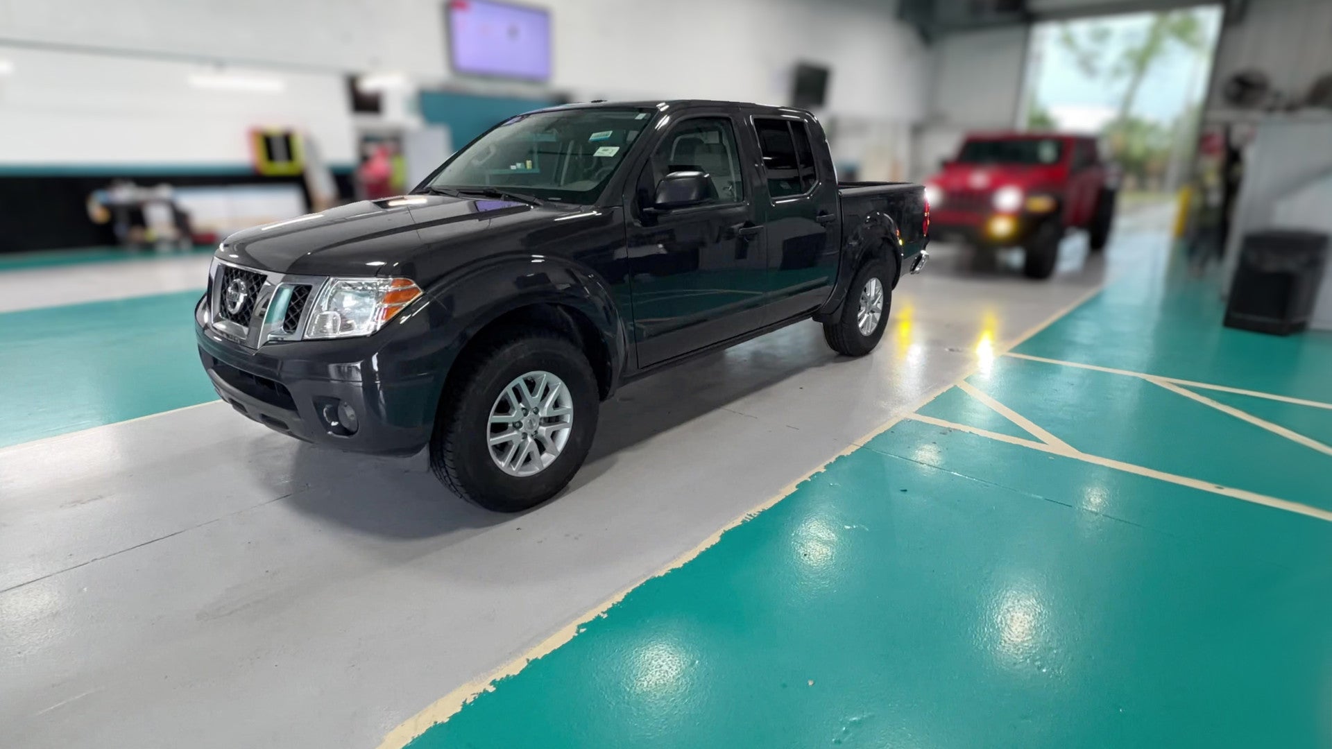 2015 Nissan Frontier Crew Cab vehicle photo