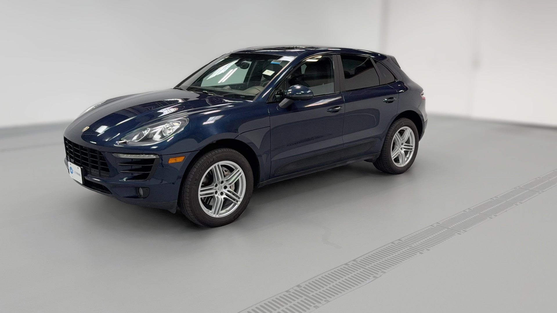 2016 Porsche Macan vehicle photo