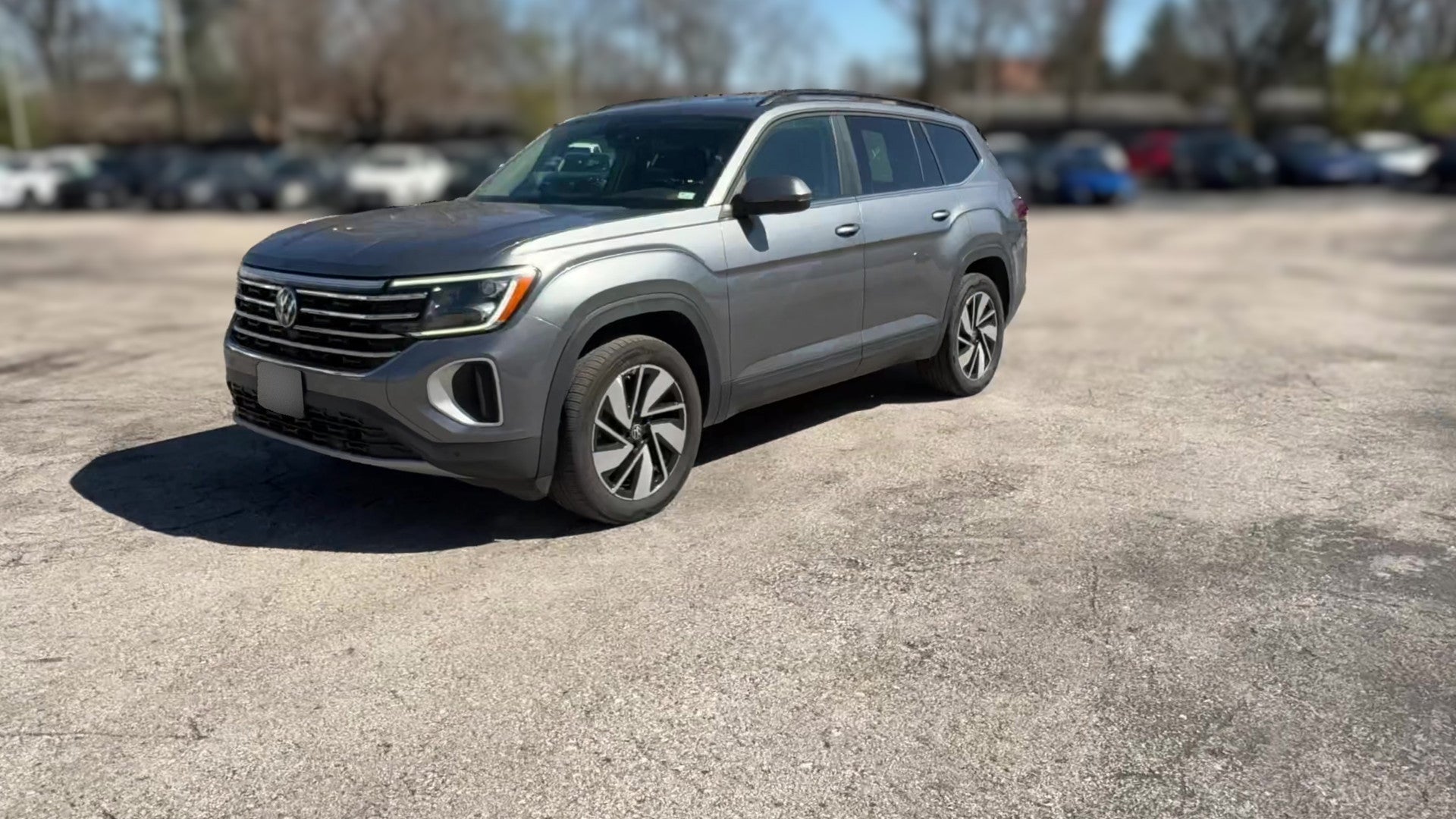 2025 Volkswagen Atlas vehicle photo