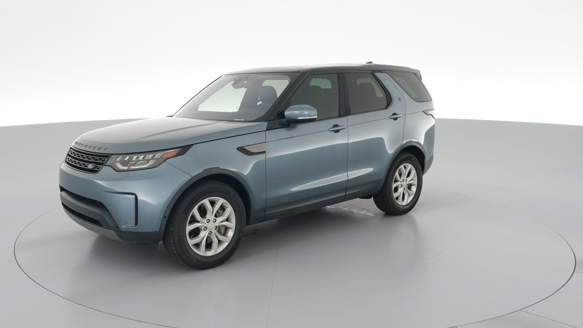 2020 Land Rover Discovery vehicle photo