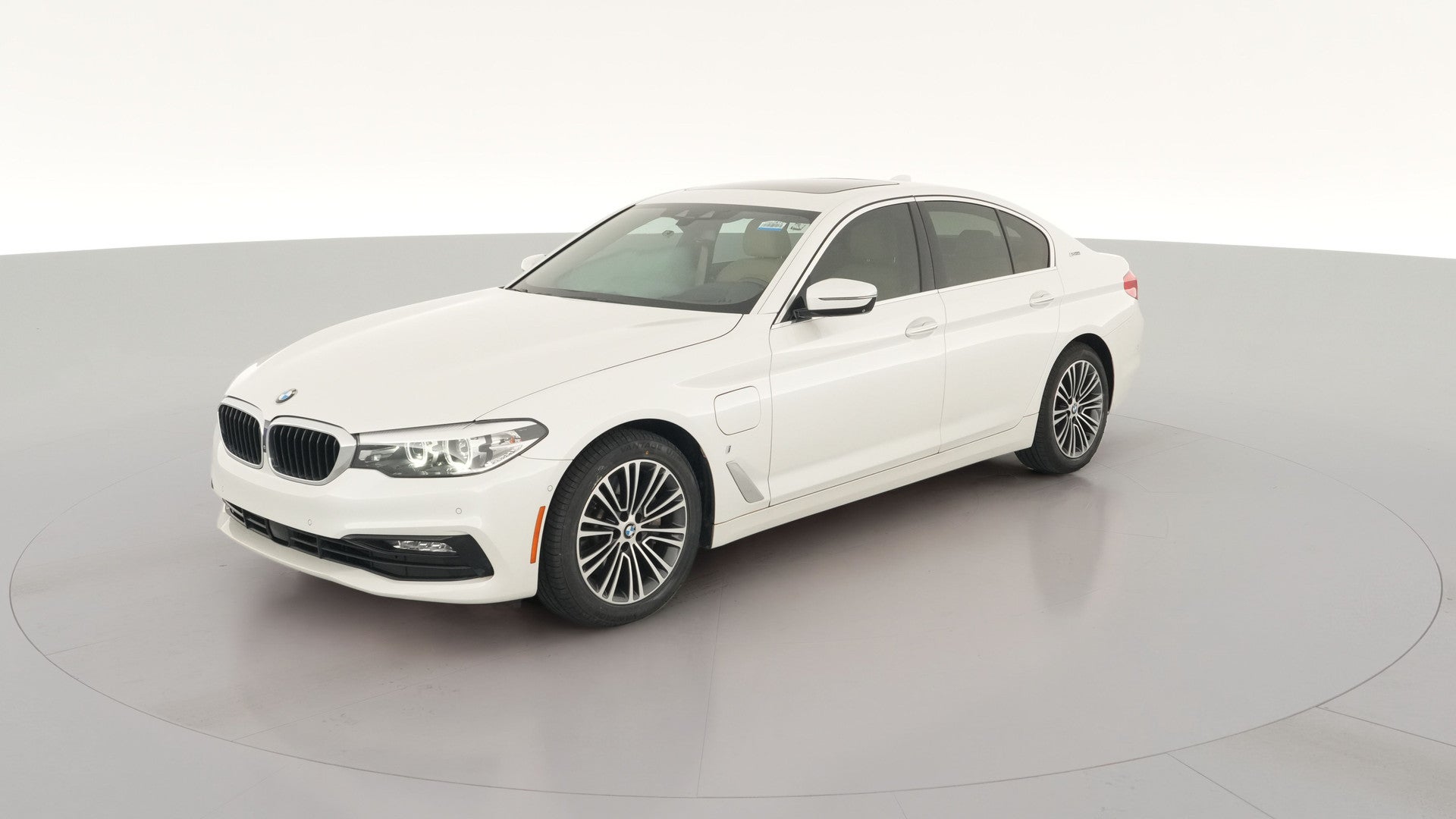 2018 BMW 5 Series vehicle photo