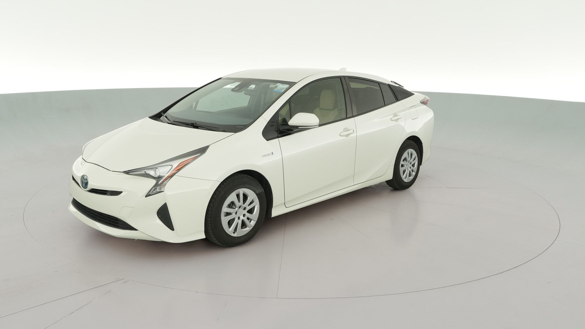 2018 Toyota Prius vehicle photo