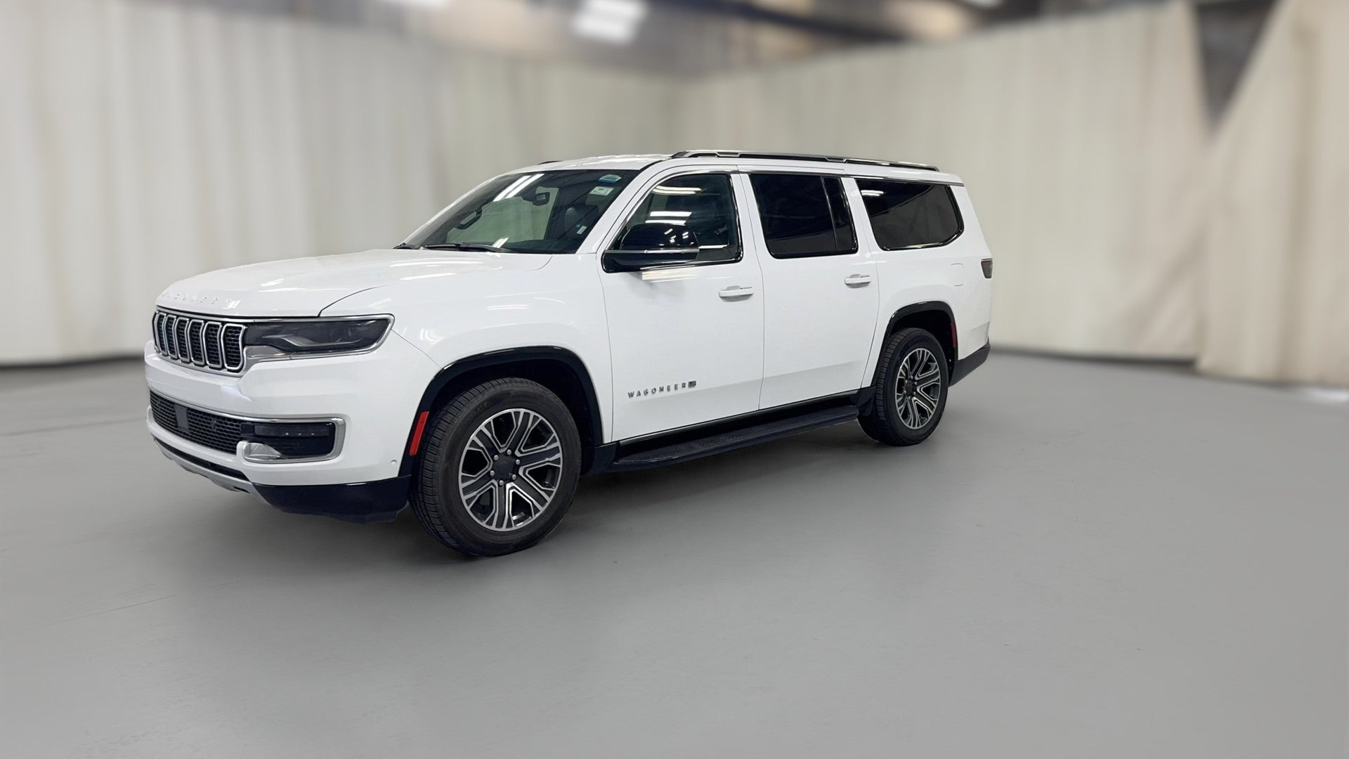 2023 Jeep Wagoneer L vehicle photo