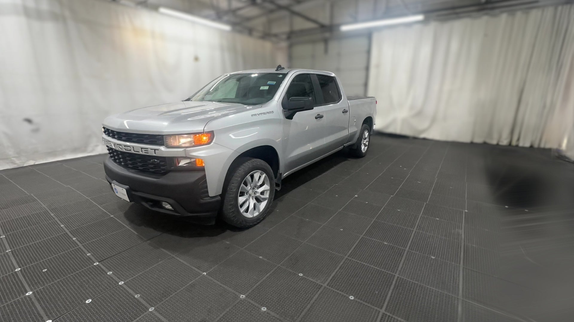 2020 Chevrolet Silverado 1500 Crew Cab vehicle photo