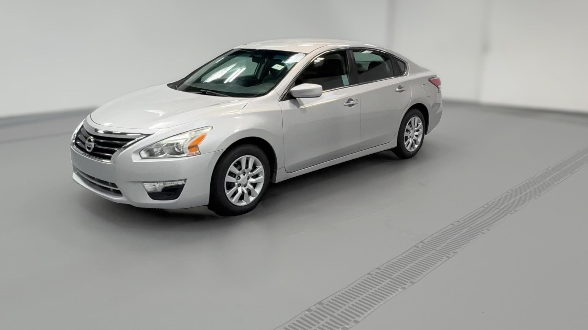 2015 Nissan Altima vehicle photo