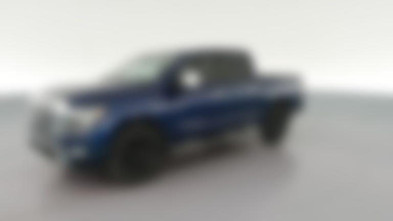2020 Nissan Titan Crew Cab vehicle photo