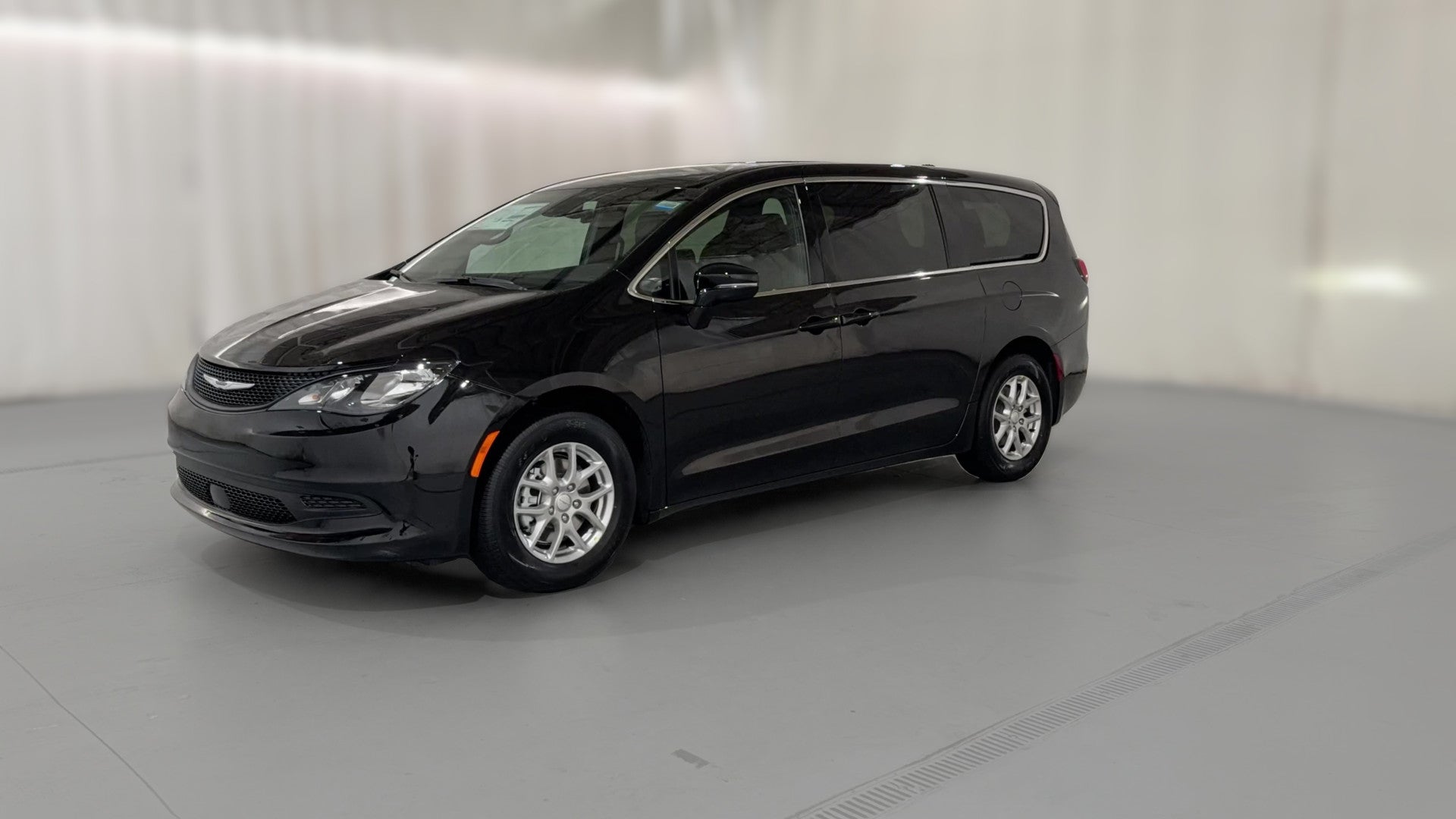 2027 Chrysler Pacifica vehicle photo