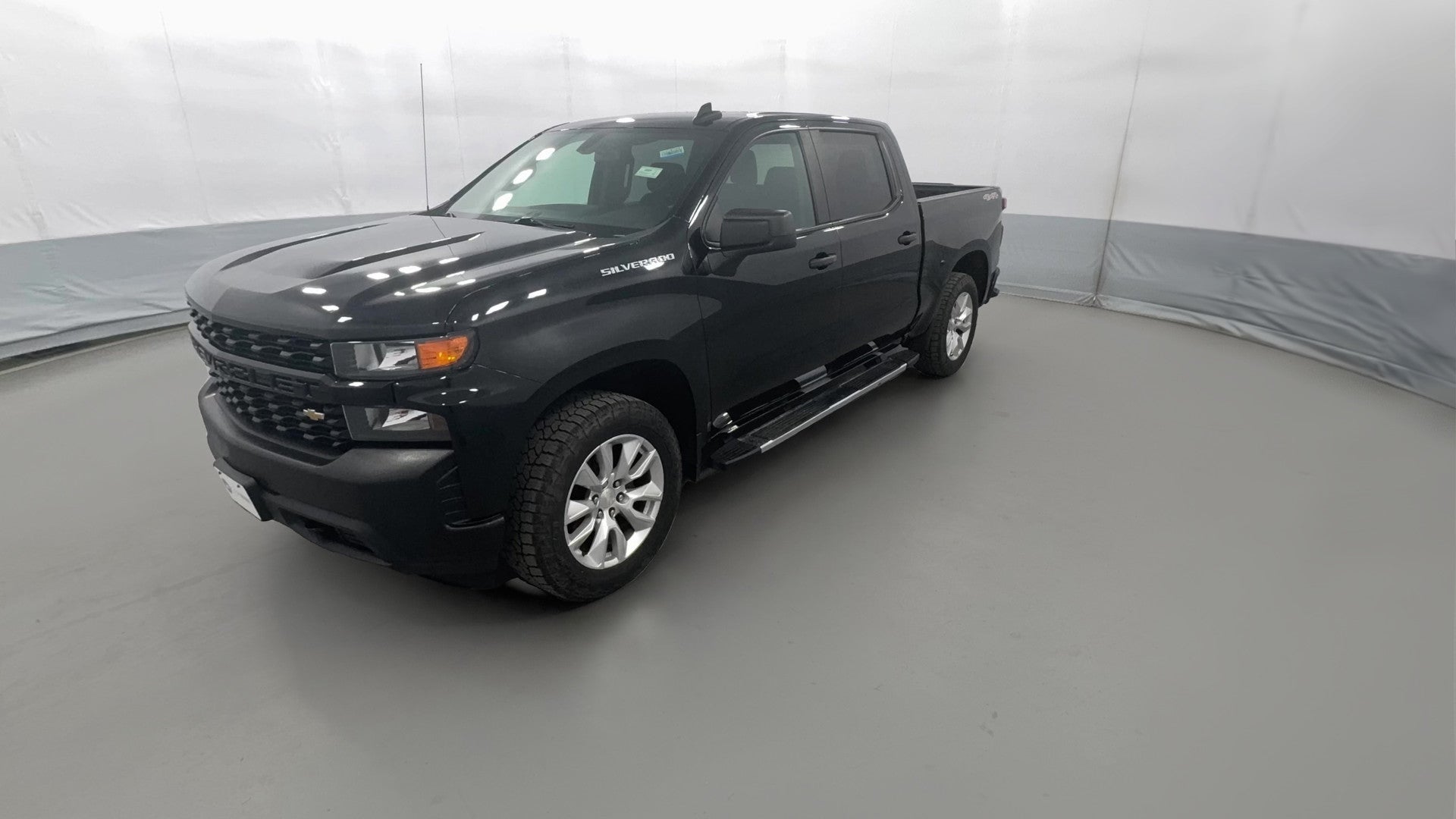 2021 Chevrolet Silverado 1500 Crew Cab vehicle photo