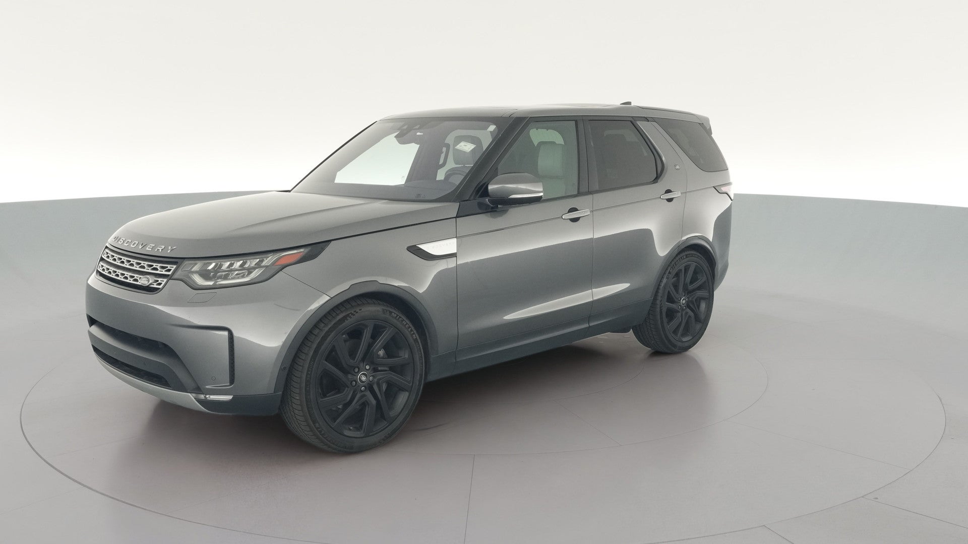 2019 Land Rover Discovery vehicle photo