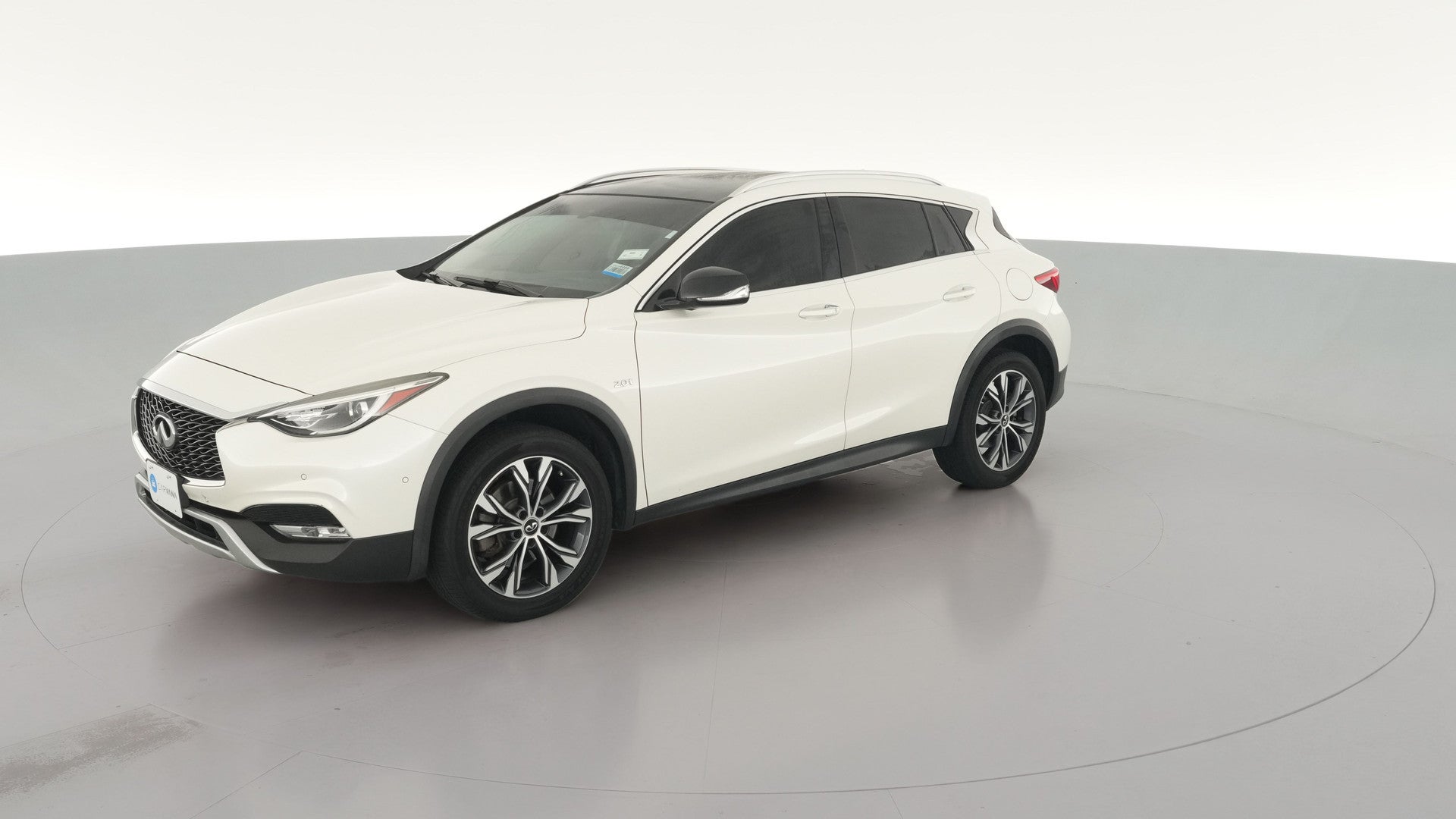 2018 INFINITI QX30 vehicle photo