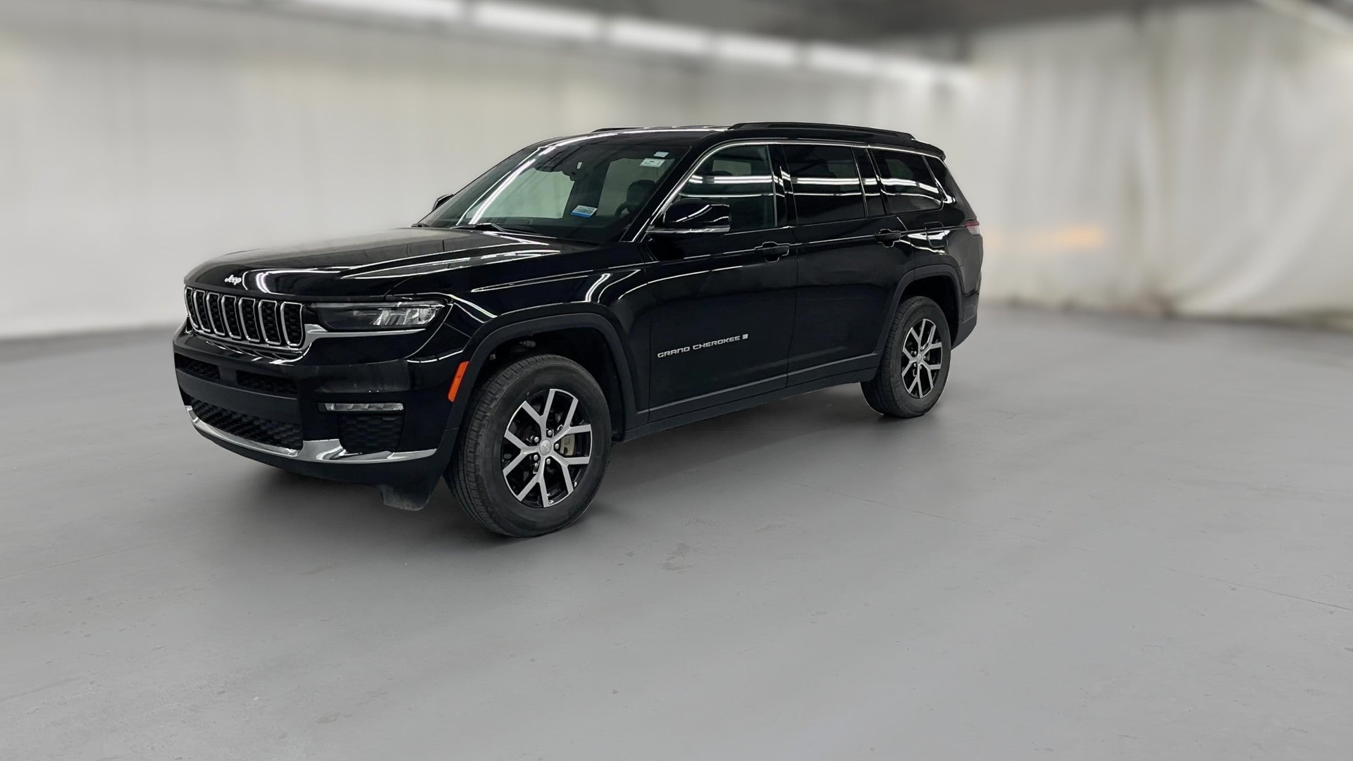 2025 Jeep Grand Cherokee L vehicle photo