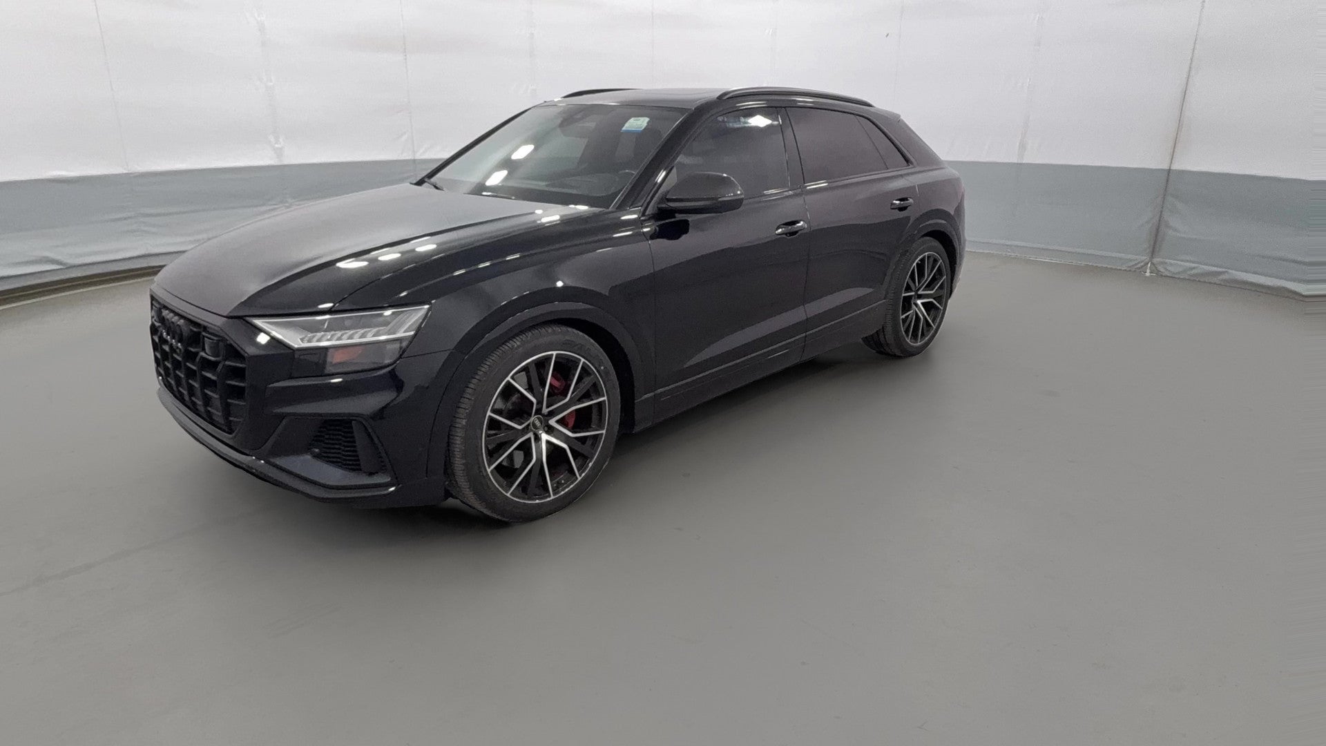 2023 Audi SQ8 vehicle photo