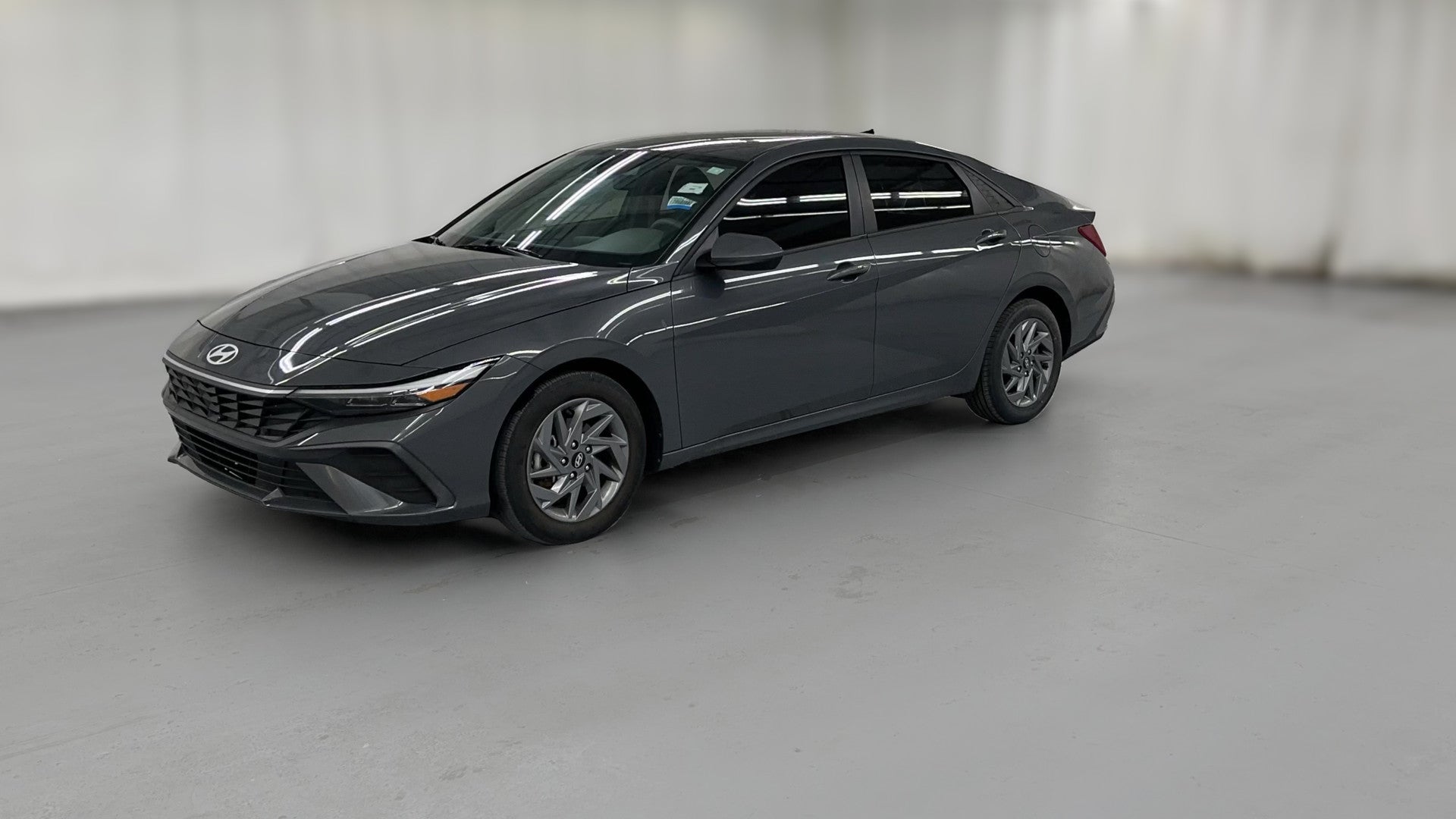 2024 Hyundai Elantra vehicle photo
