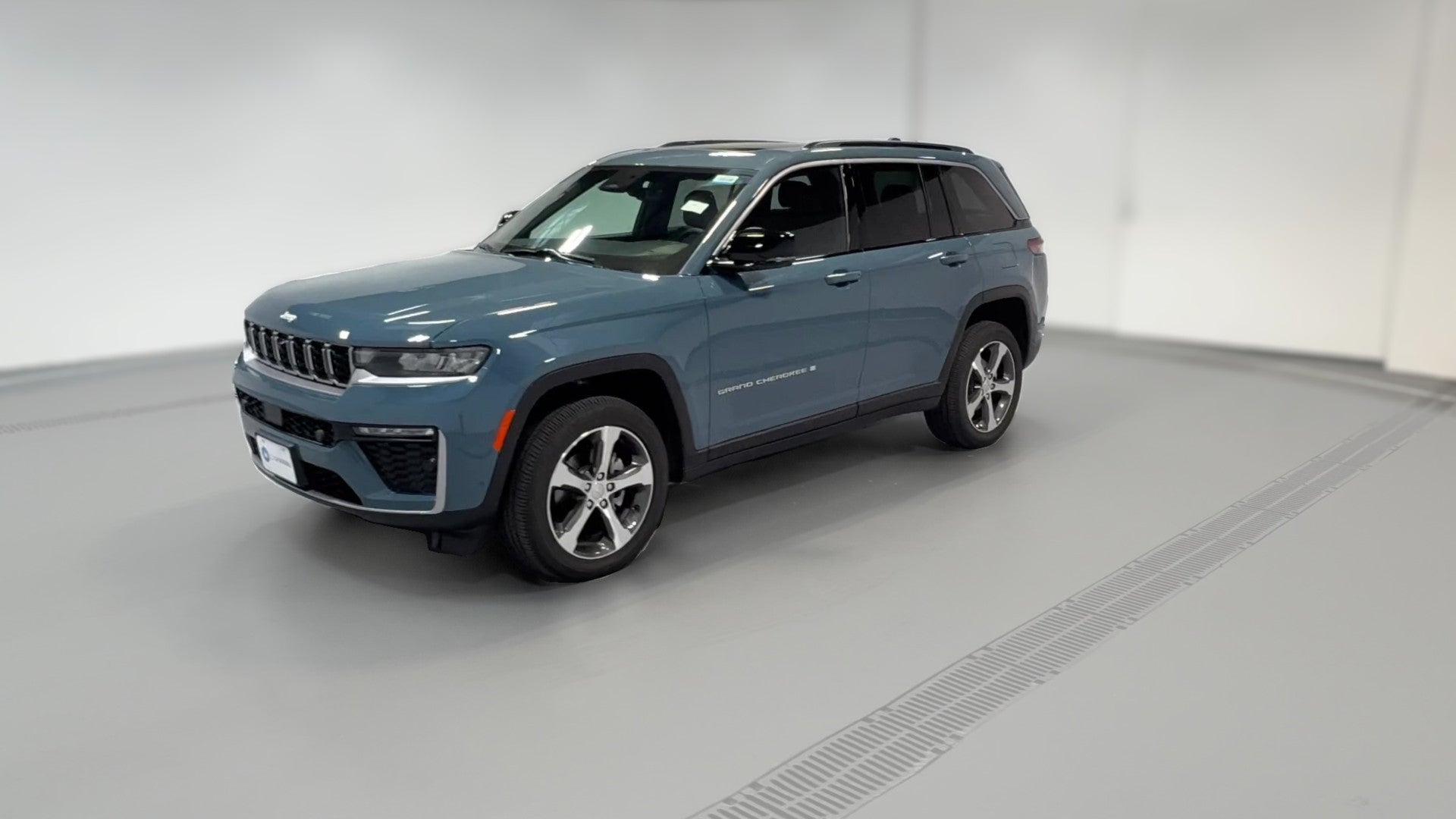 2026 Jeep Grand Cherokee vehicle photo