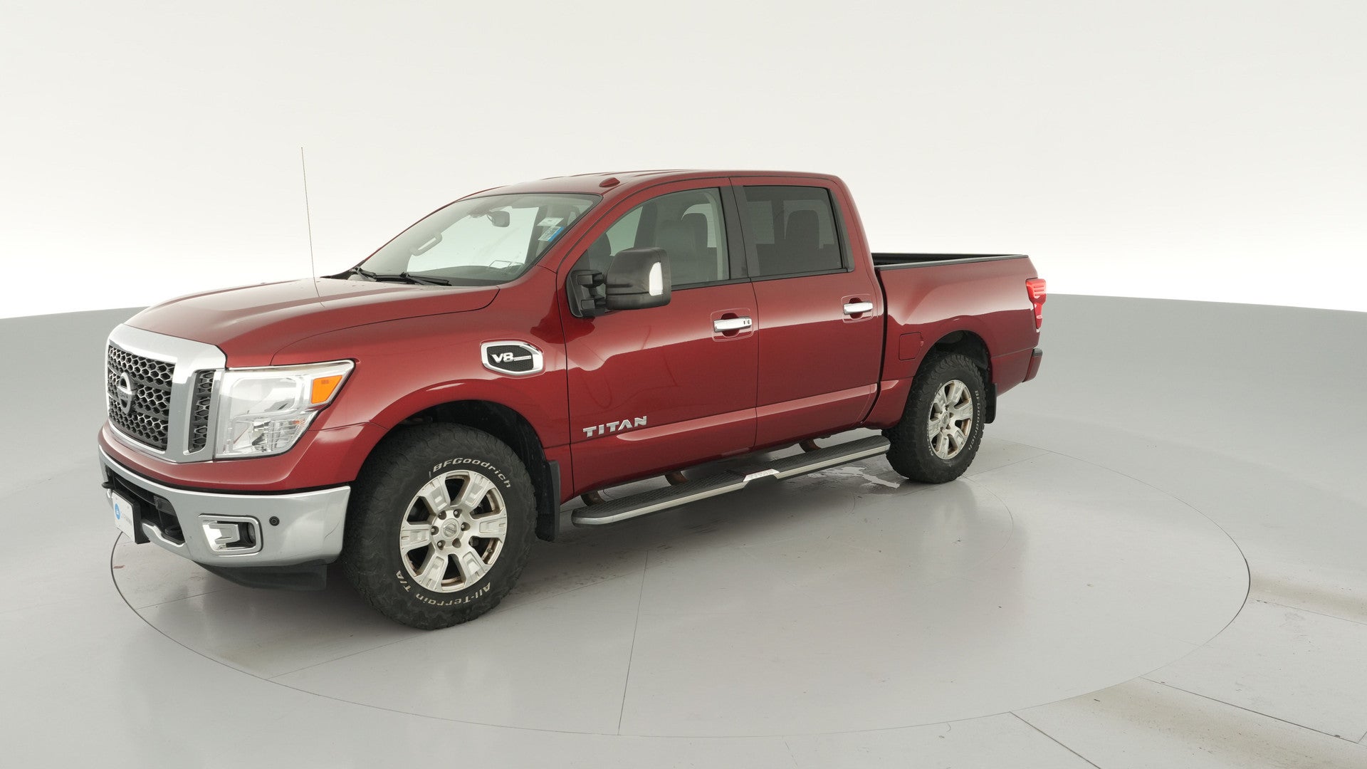 2017 Nissan Titan Crew Cab vehicle photo