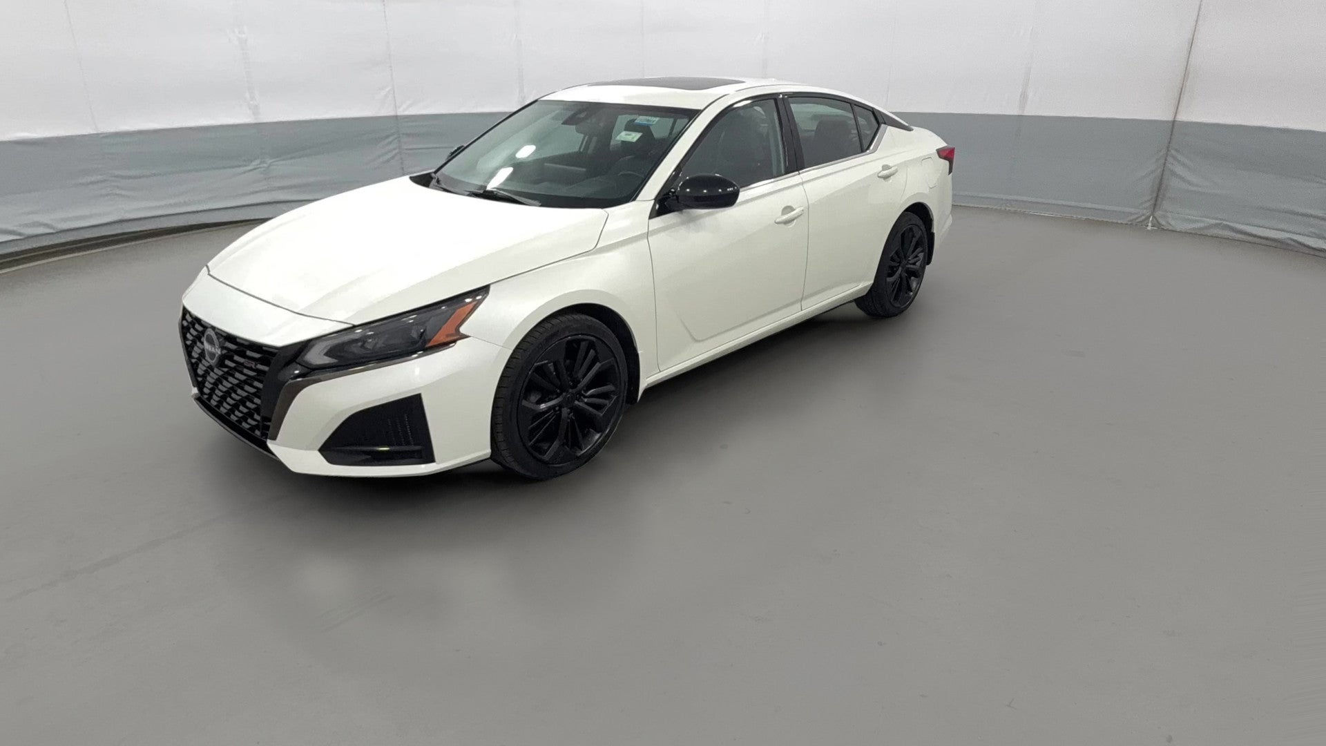 2023 Nissan Altima vehicle photo