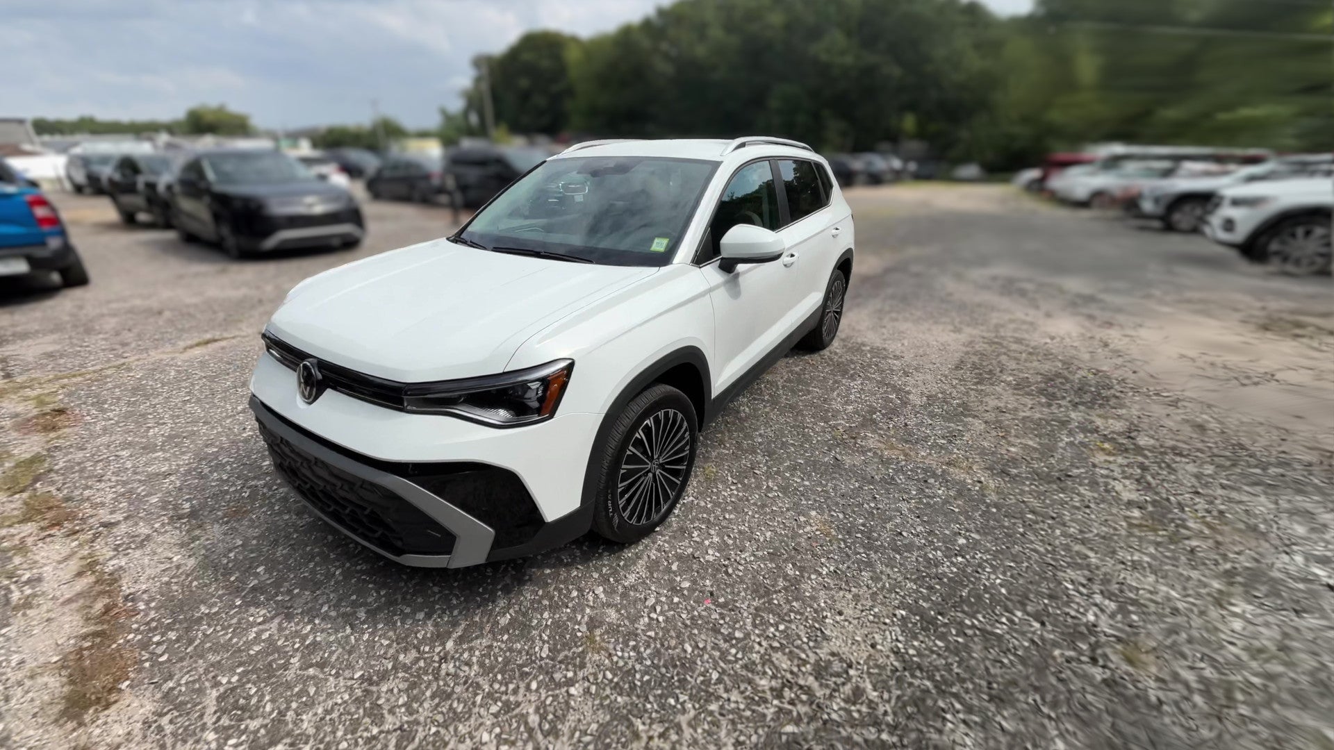 2026 Volkswagen Taos vehicle photo