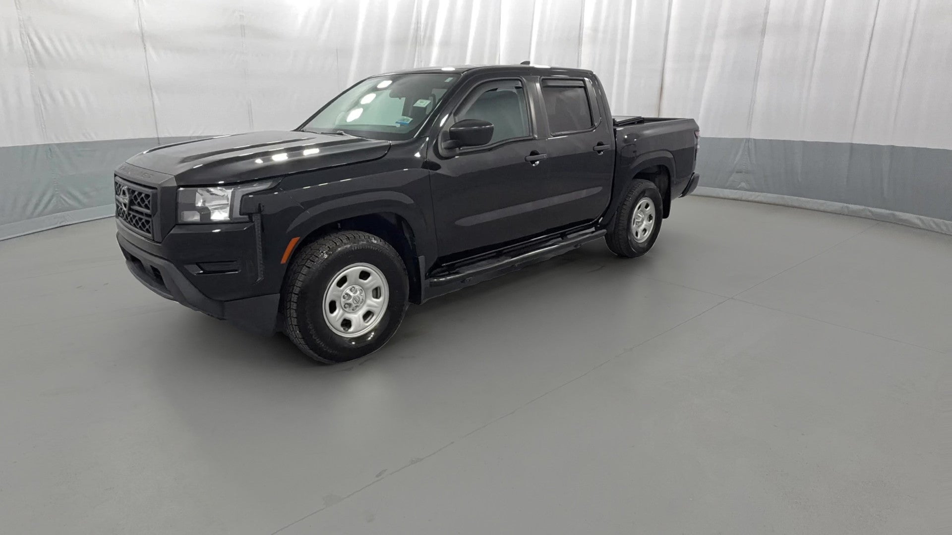 2022 Nissan Frontier Crew Cab vehicle photo