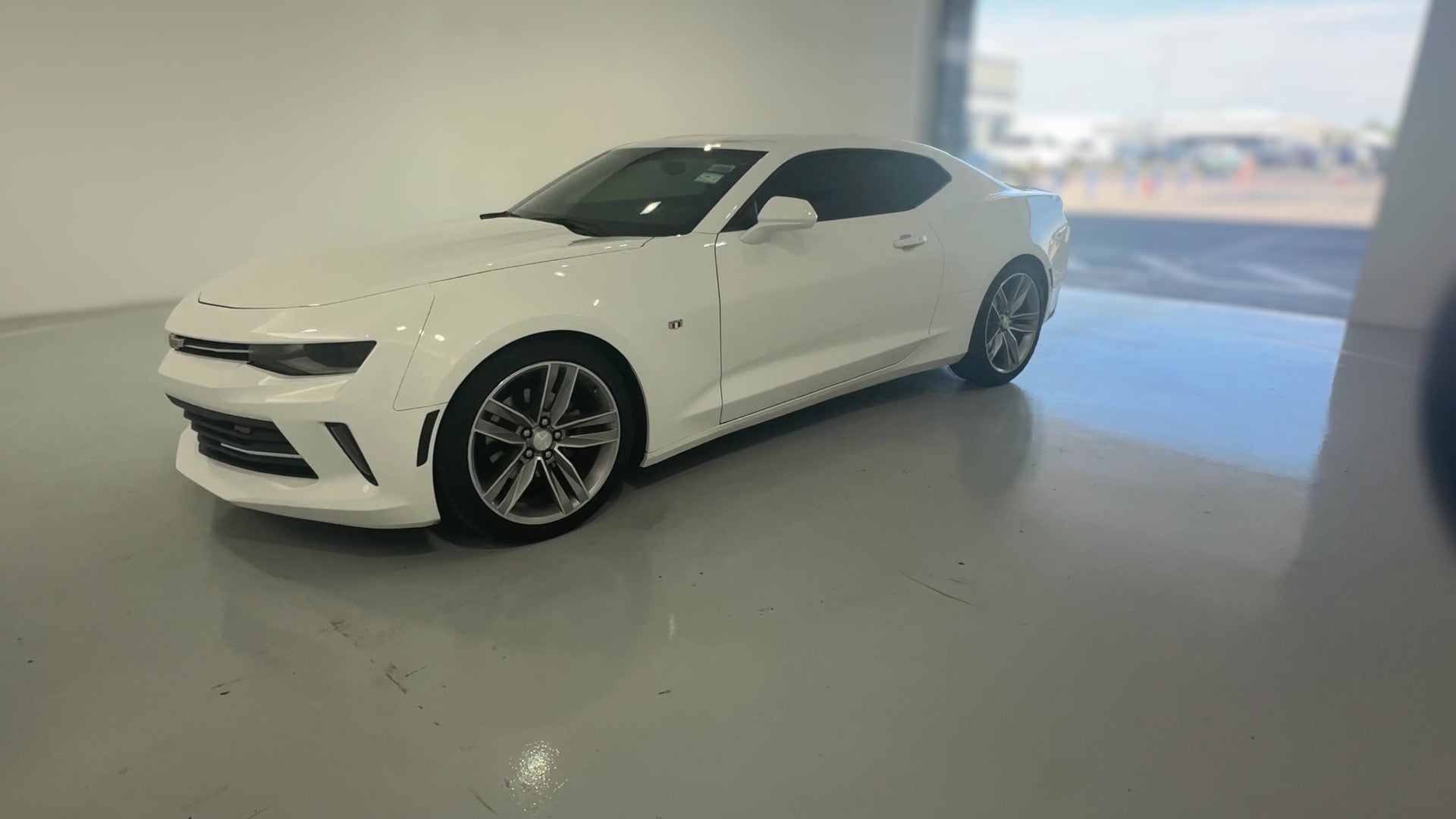 2018 Chevrolet Camaro vehicle photo
