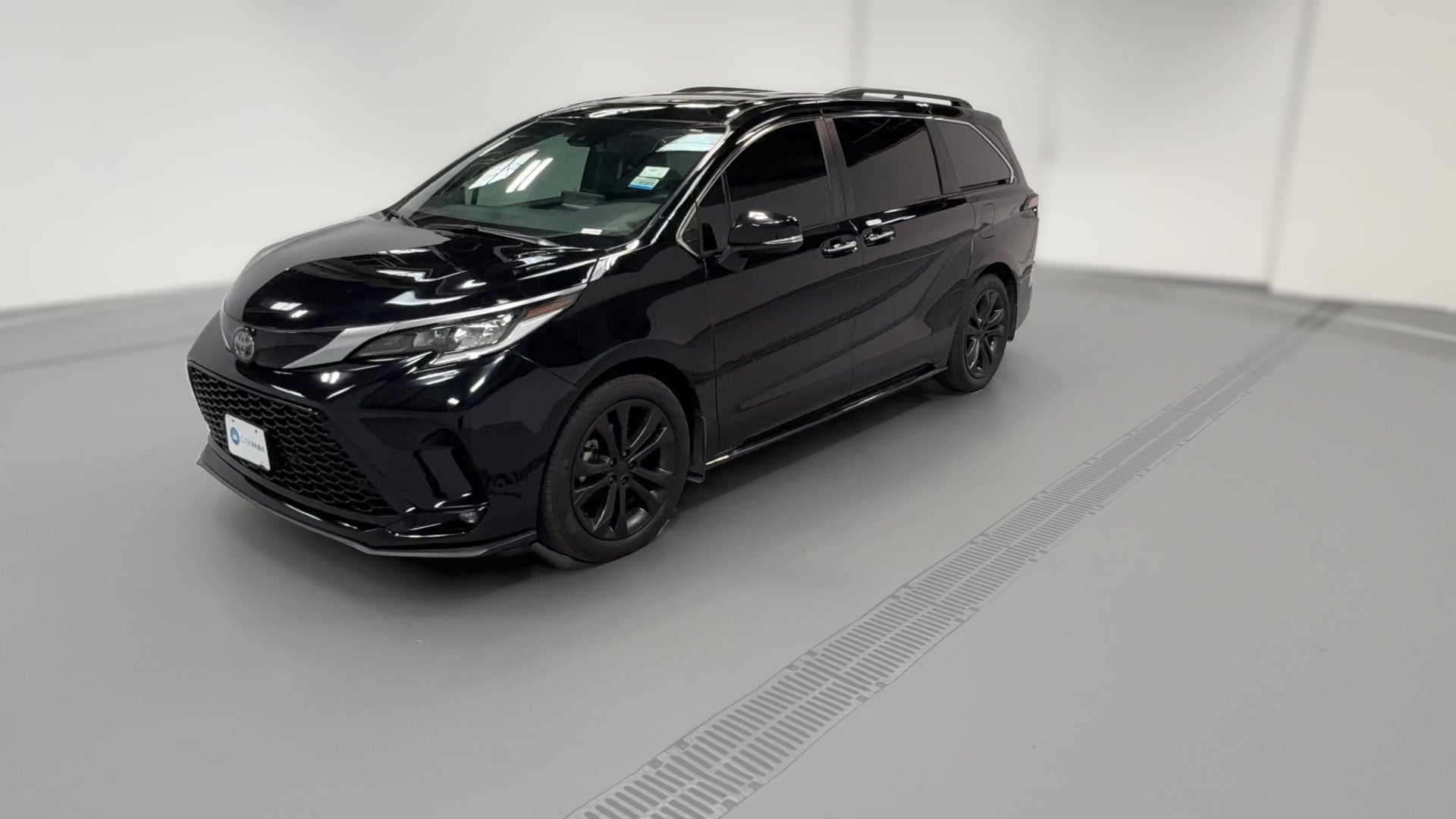 2024 Toyota Sienna vehicle photo
