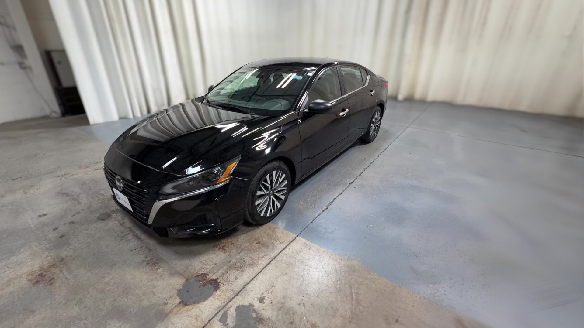 2025 Nissan Altima vehicle photo