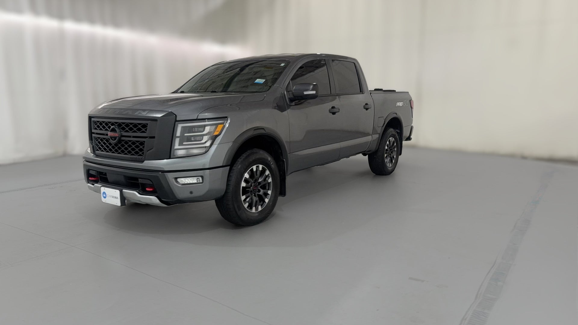 2022 Nissan Titan Crew Cab vehicle photo