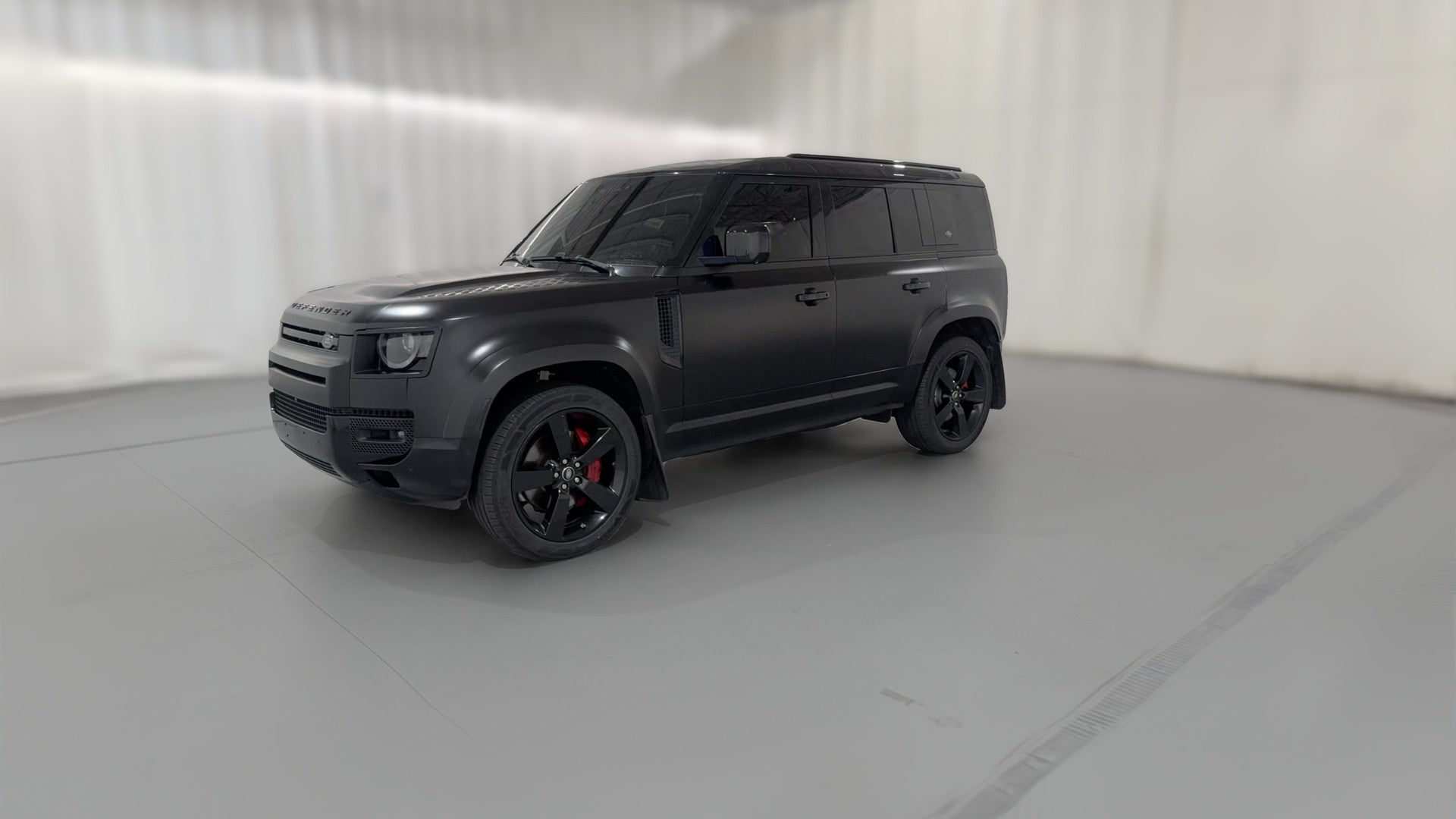2020 Land Rover Defender 110 vehicle photo