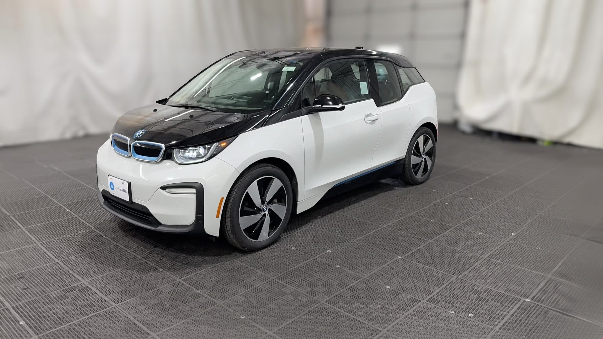 2019 BMW i3 vehicle photo
