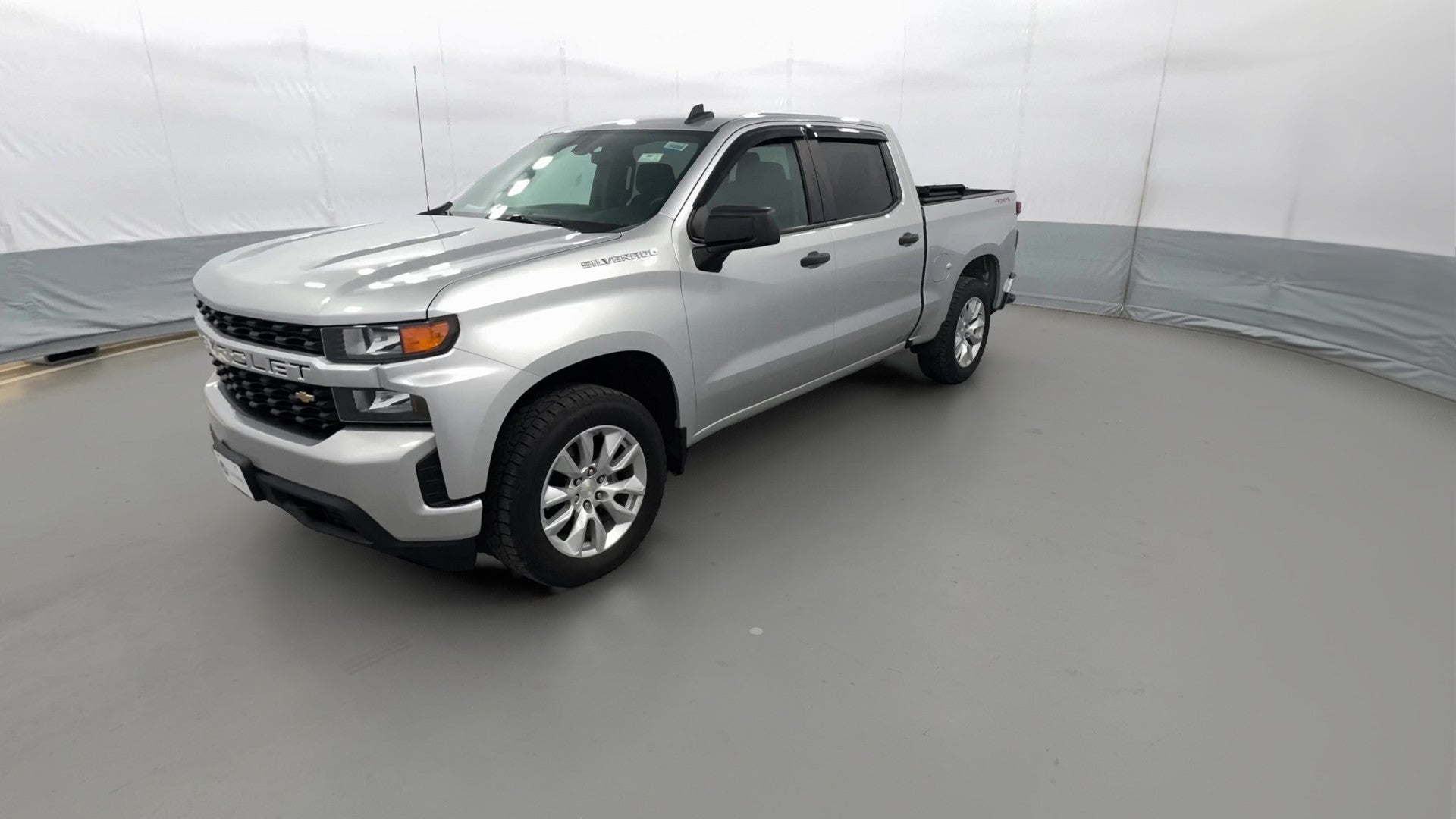 2020 Chevrolet Silverado 1500 Crew Cab vehicle photo