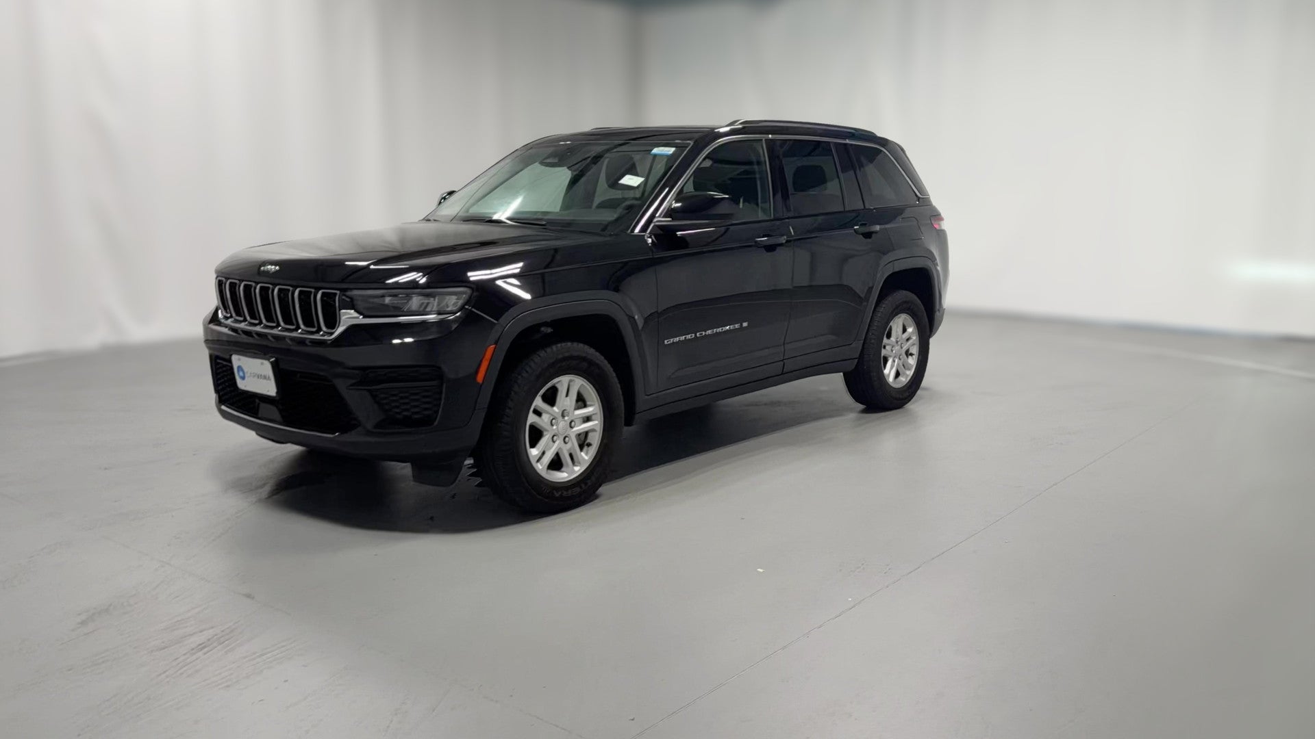 2024 Jeep Grand Cherokee vehicle photo