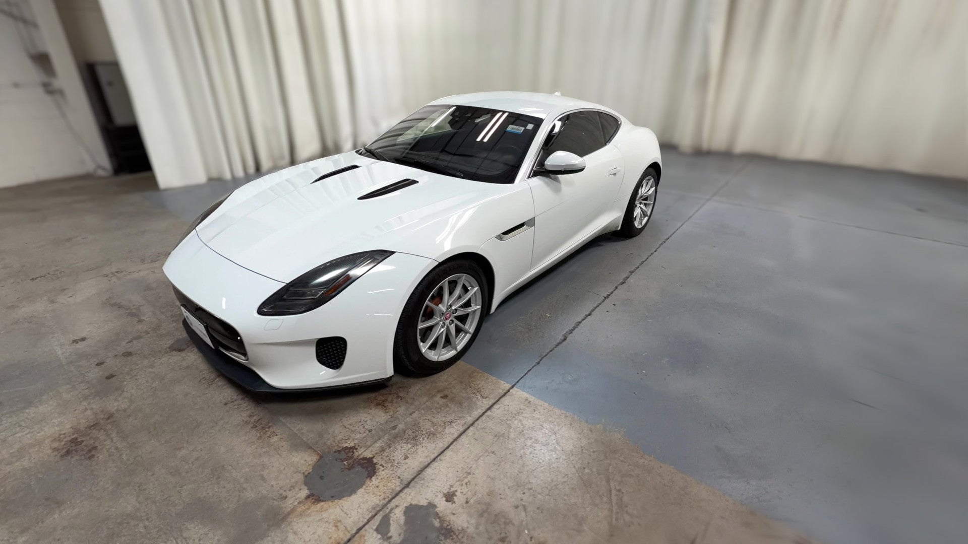 2020 Jaguar F-TYPE vehicle photo