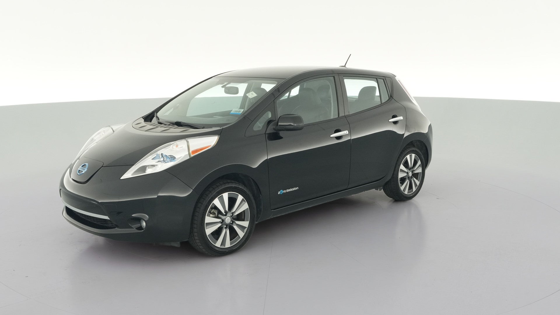 2015 Nissan LEAF vehicle photo
