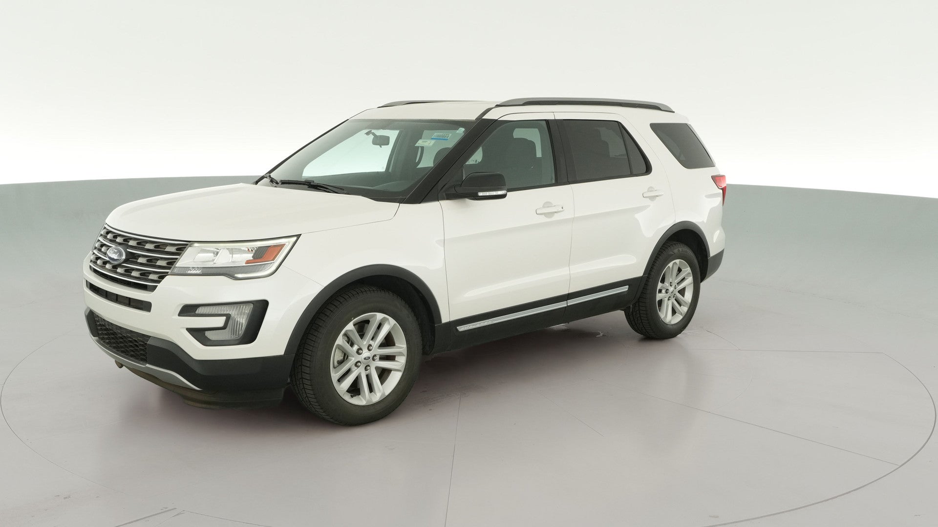 2017 Ford Explorer vehicle photo