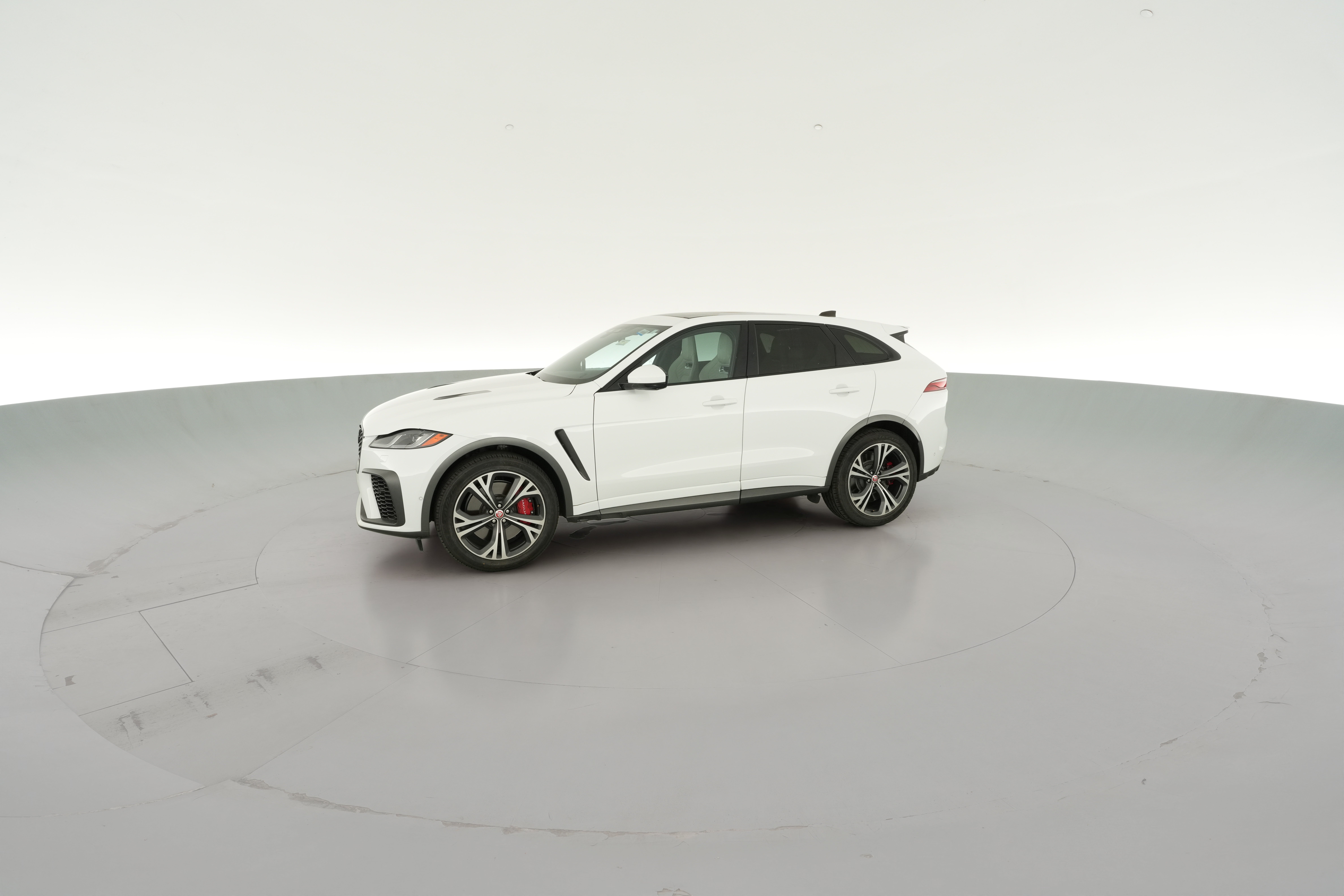 2022 Jaguar F-Pace SVR - Photo 35