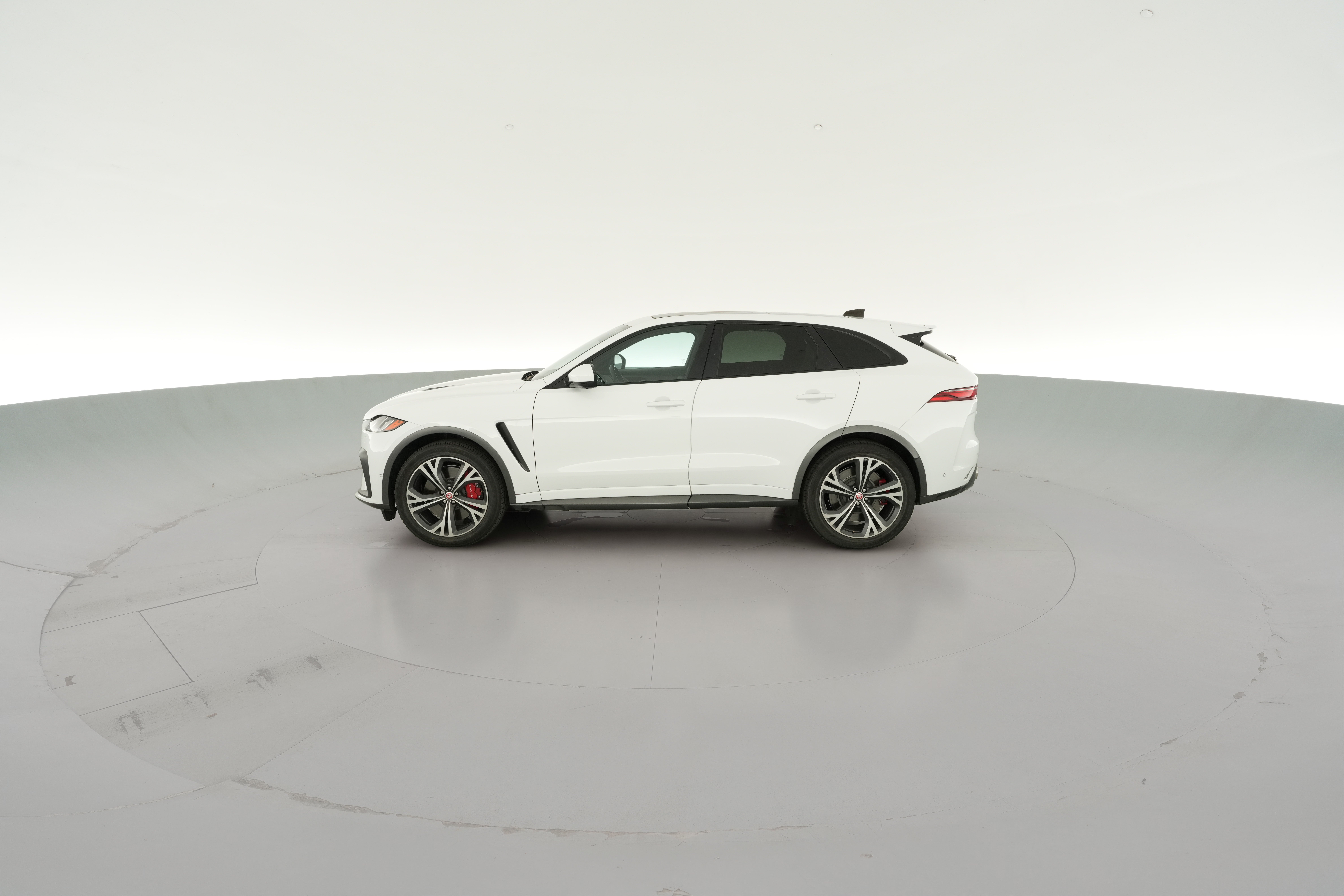 2022 Jaguar F-Pace SVR - Photo 36