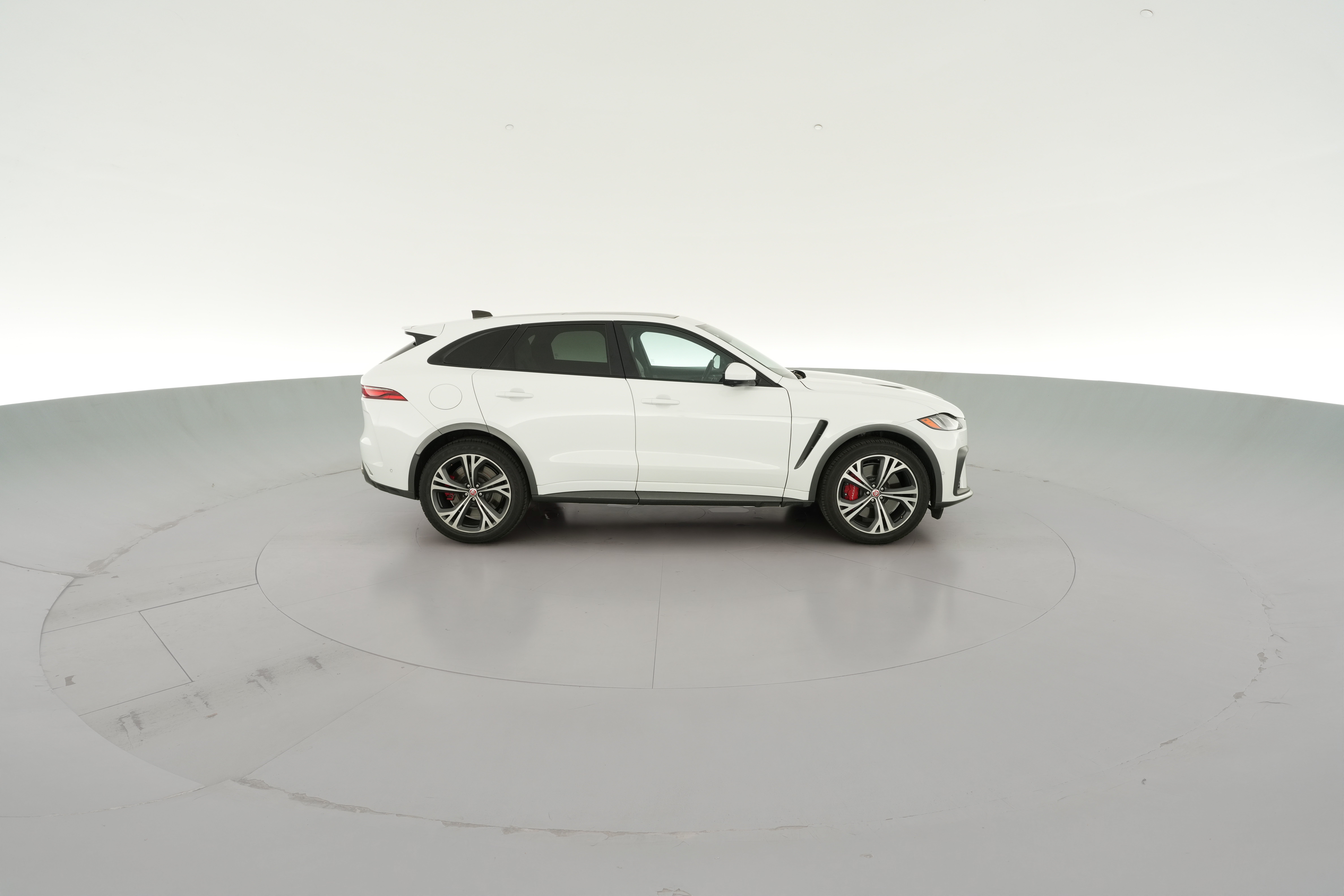 2022 Jaguar F-Pace SVR - Photo 44