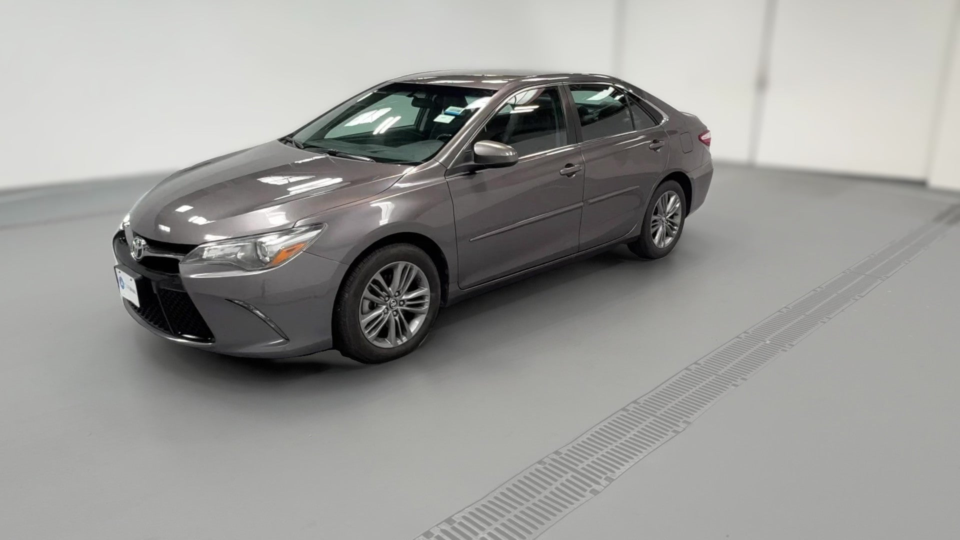 2016 Toyota Camry vehicle photo