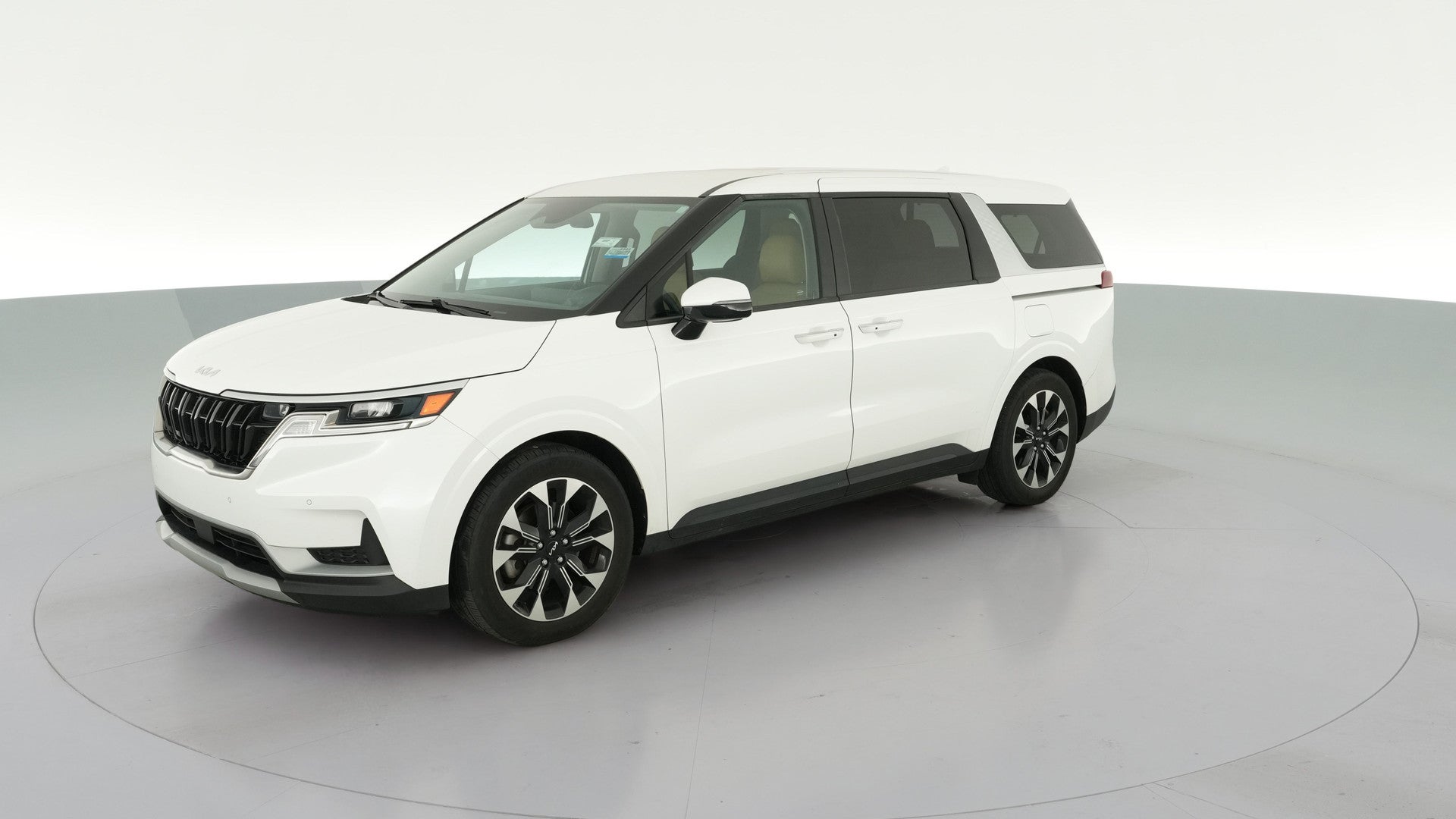 2024 Kia Carnival vehicle photo