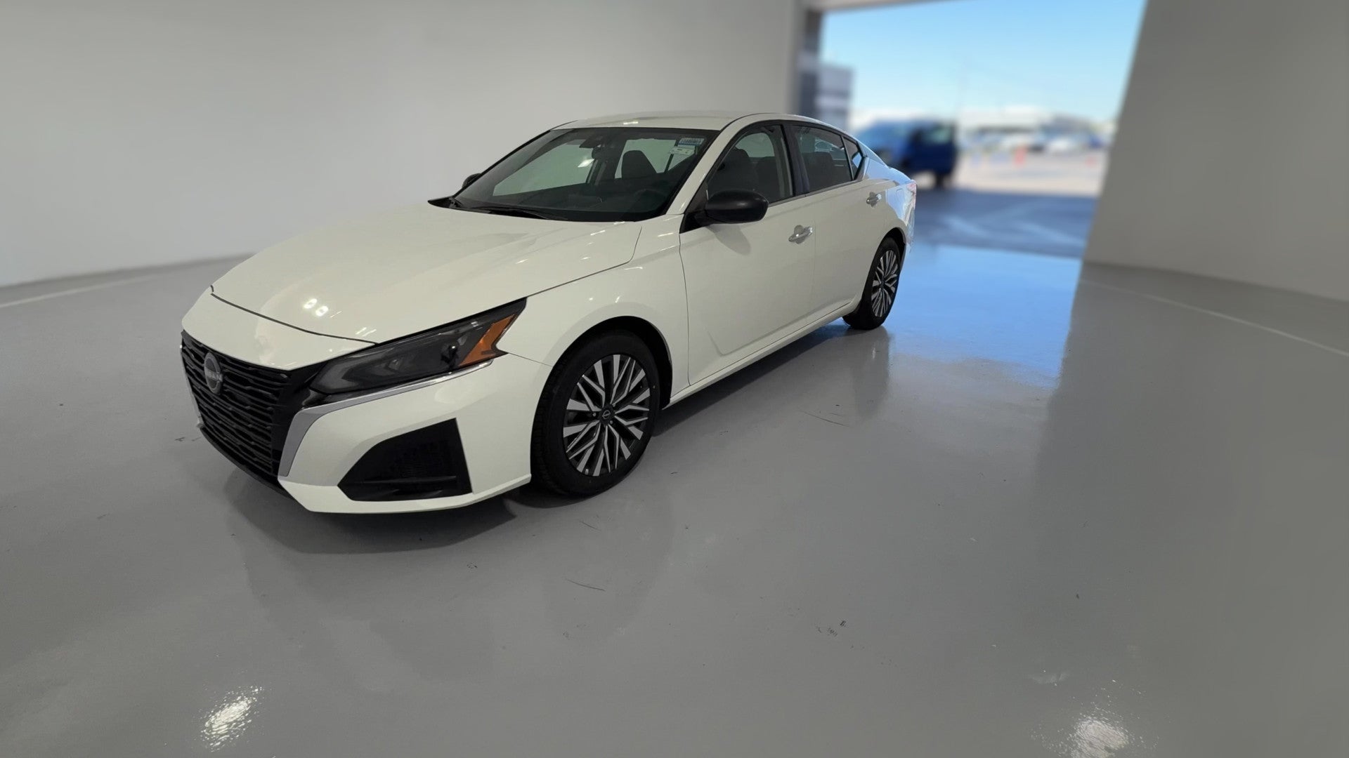 2025 Nissan Altima vehicle photo