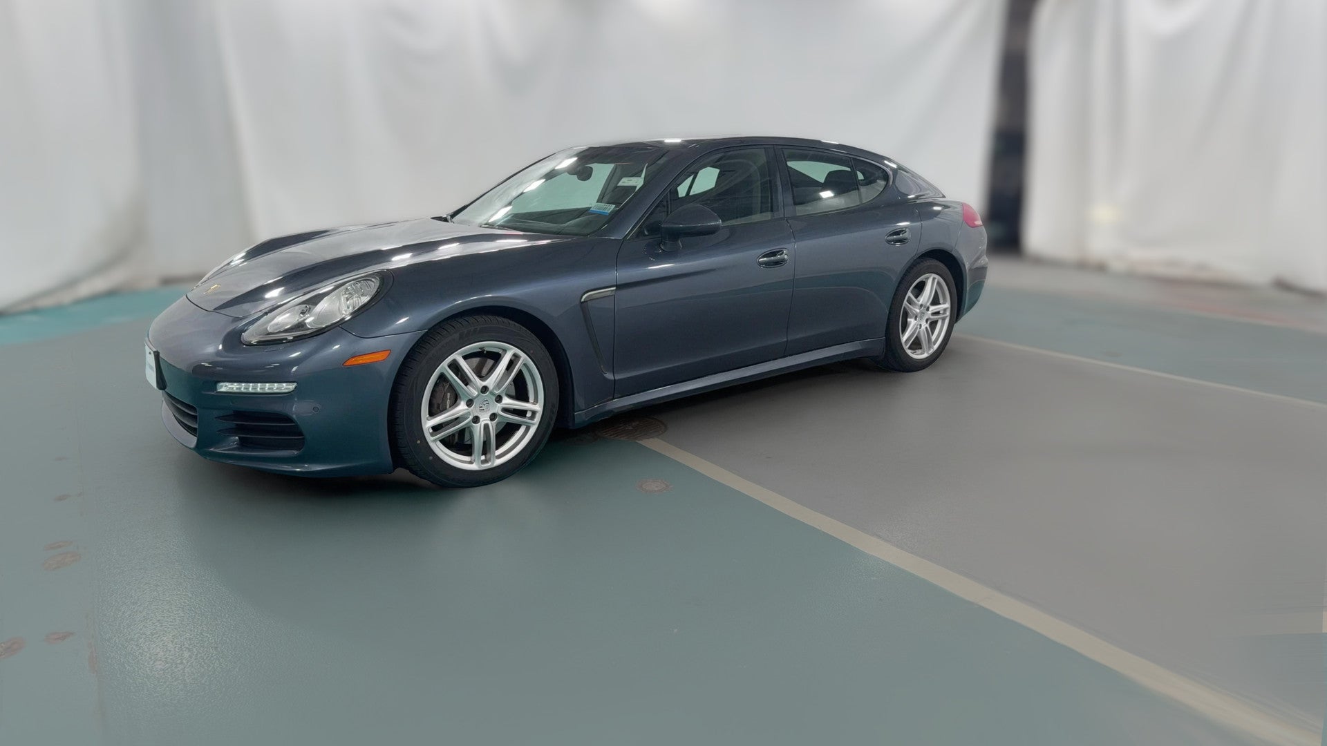 2015 Porsche Panamera vehicle photo
