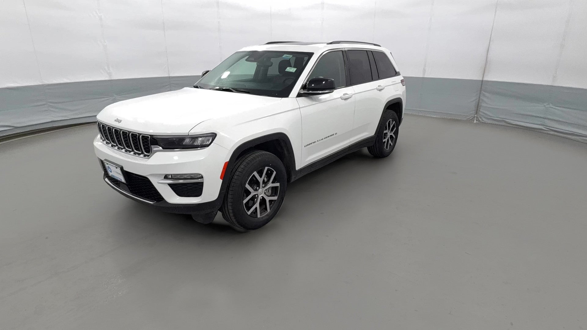 2023 Jeep Grand Cherokee vehicle photo